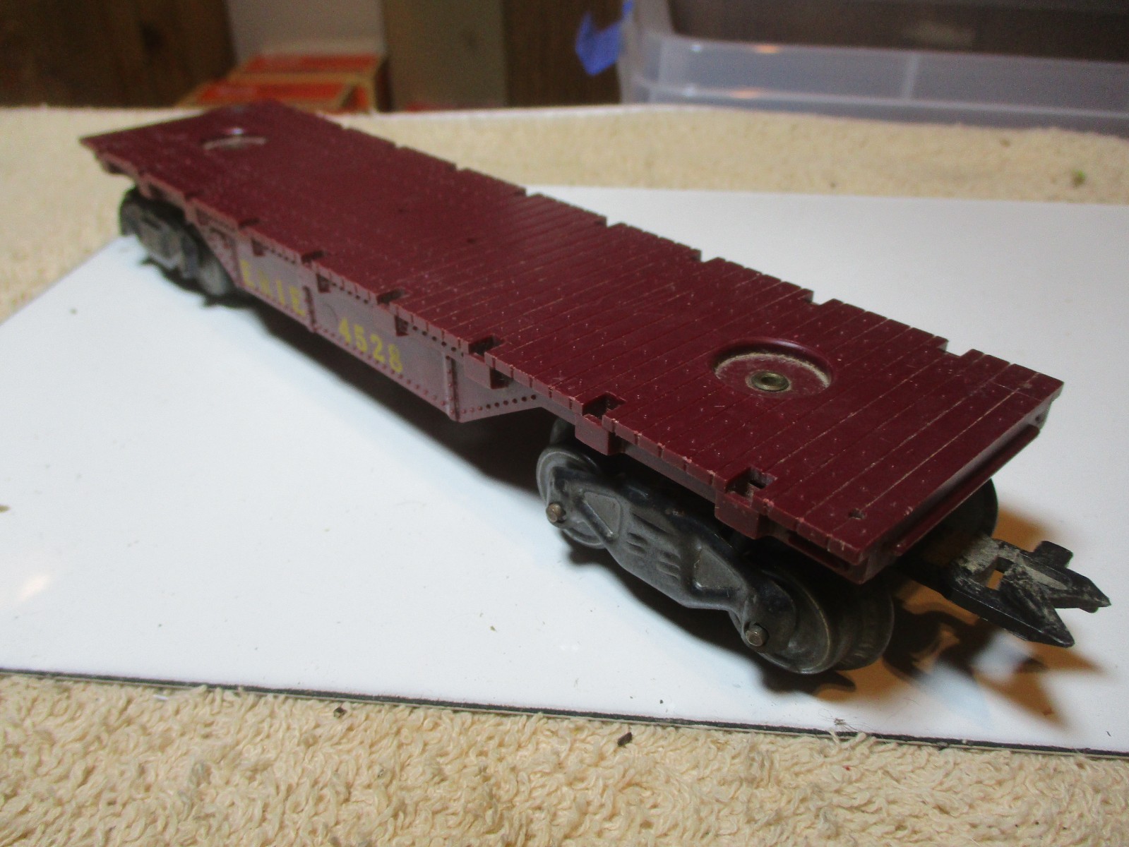 Vintage MARX Erie Flat Skid Car #4528, Burgundy, 8 Wheels, O Gauge No Clip