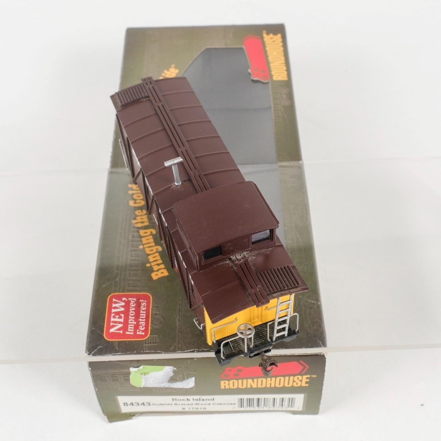 Roundhouse HO Rock Island #17818 Offset Cupola Outside Braced Wood Caboose 84343