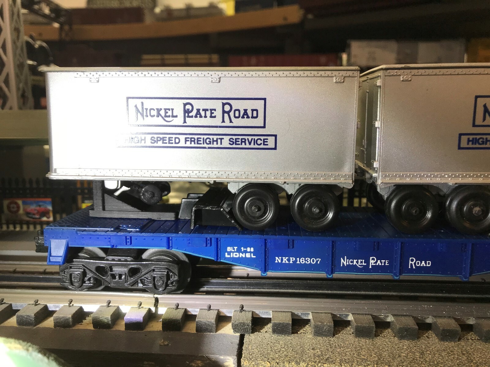 Lionel Piggyback Trailer Stand Kit for MPC/Modern