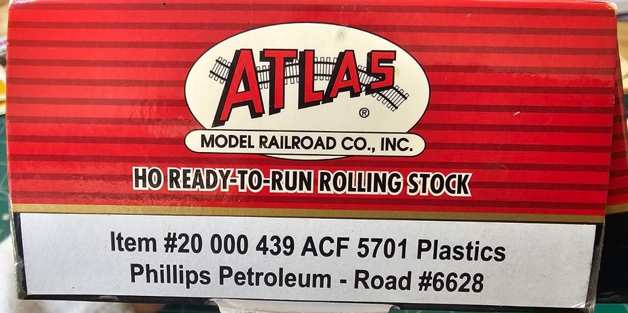 20 000 439 Atlas PSPX (Chevron/Phillips Petroleum) 5701 ACF Plastics Hopper