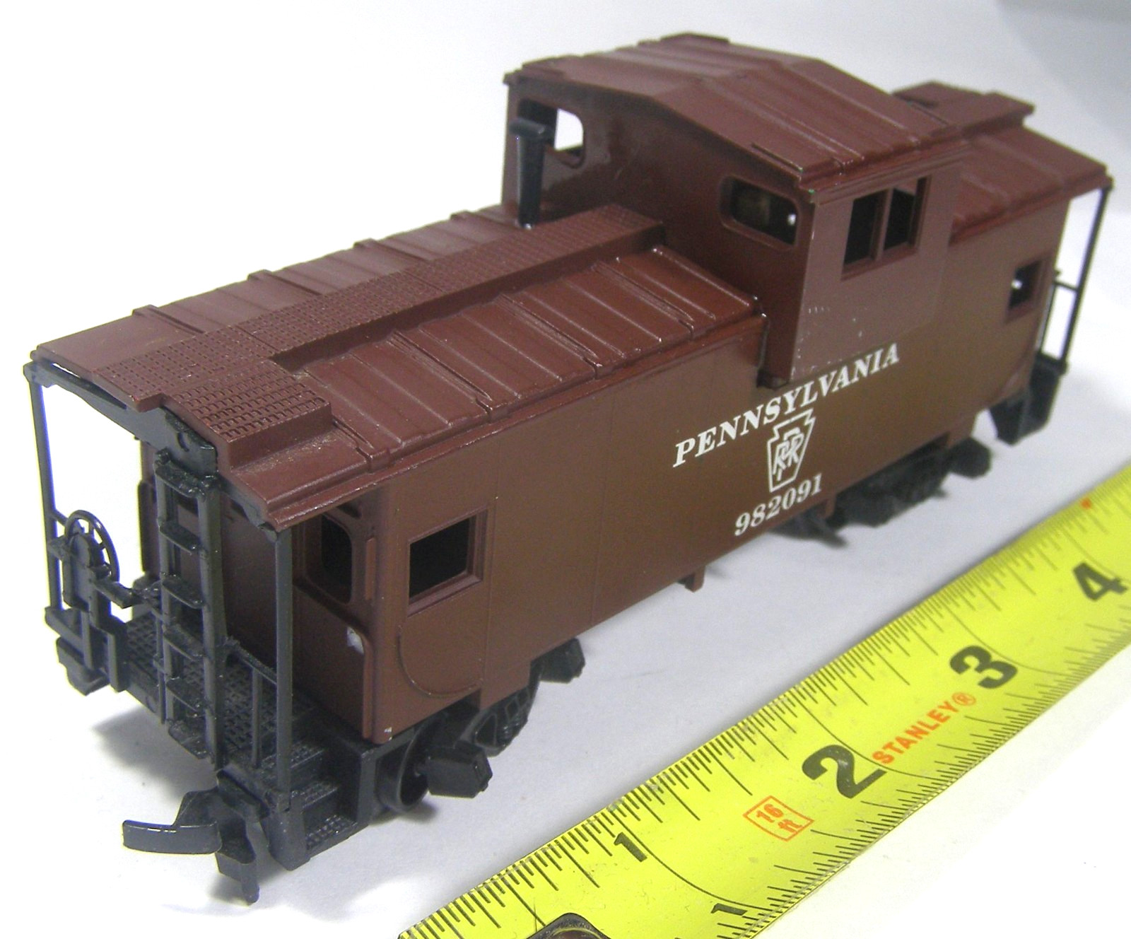 Unknown Brand Model RR HO Scale Caboose Pennsylvania RR 982091 Brown TX1