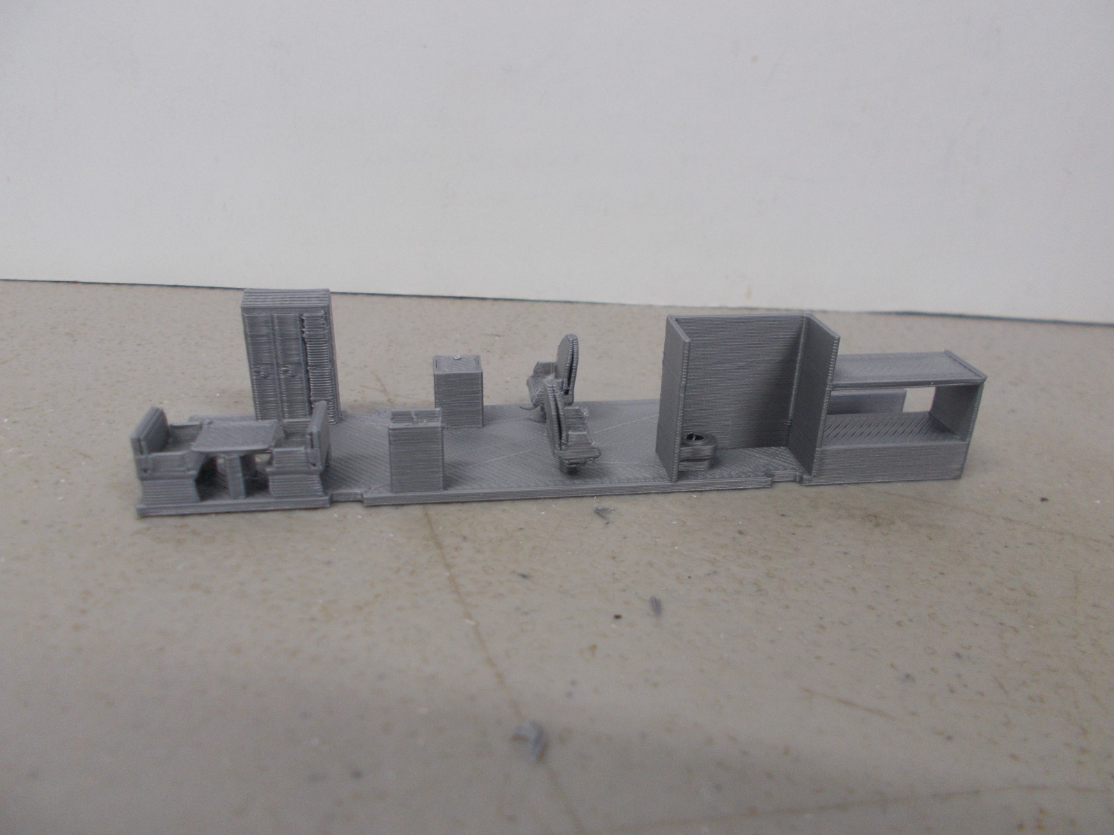 ATHEARN ~ BAY WINDOW CABOOSE INTERIOR (GRAY) ~ HO SCALE~ L-B