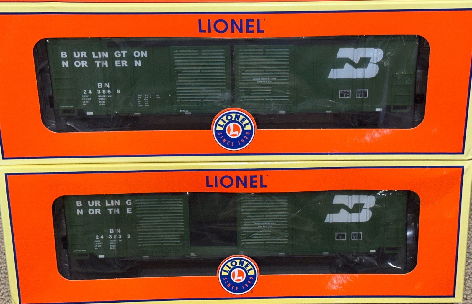 Lionel 2443001 BURLINGTON NORTHERN DOUBLE Door Box Car O-Scale (2-PACK) K-line