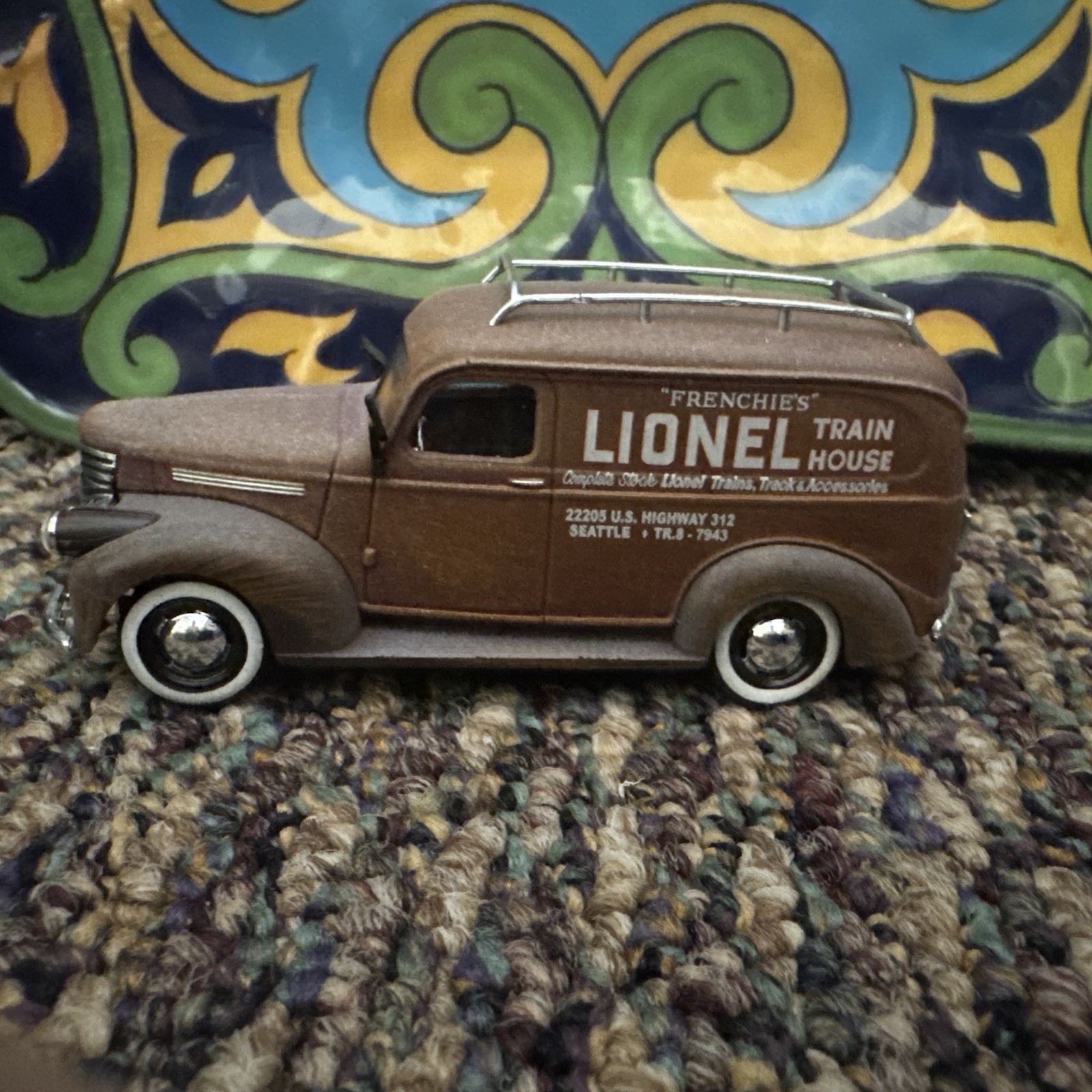 LIONEL TRAIN HOUSE 1946 CHEVROLET PANEL TRUCK 1:48 DIE CAST O GAUGE VEHICLE