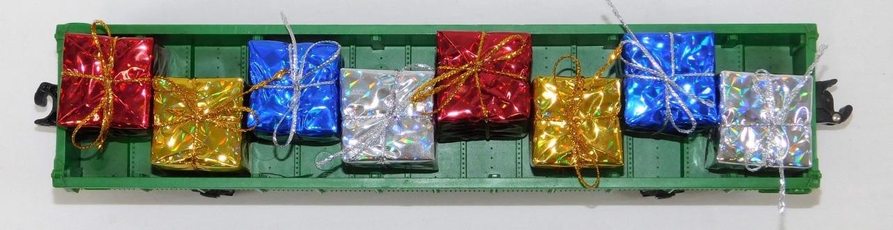 CHRISTMAS Small Present Load 8 shiny perfect for O 027 long gondolas C-10 Lionel
