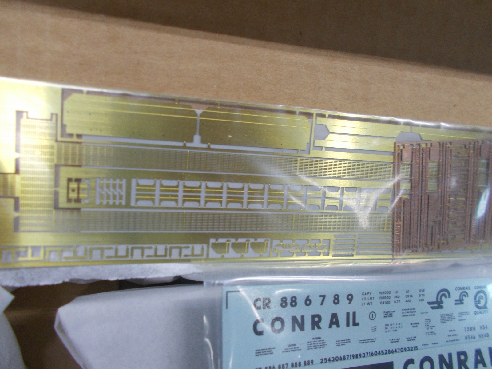 RAIL YARD MODELS # 107.4 ~CR PULLMAN STANDARD PS-2CD COVERED HOPPER KIT~HO SCALE