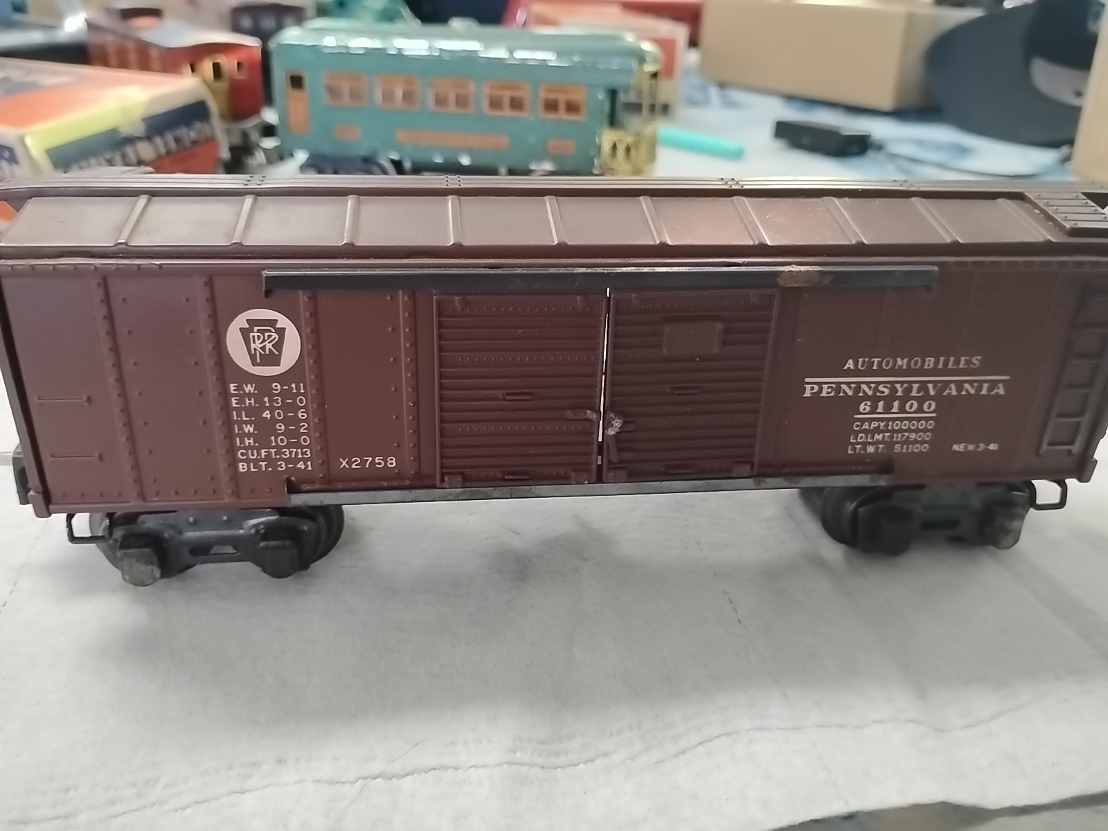 Lione 2758 Brown Pennsylvania Boxcar from 1945 Flying Shoes Black Fiber Boards