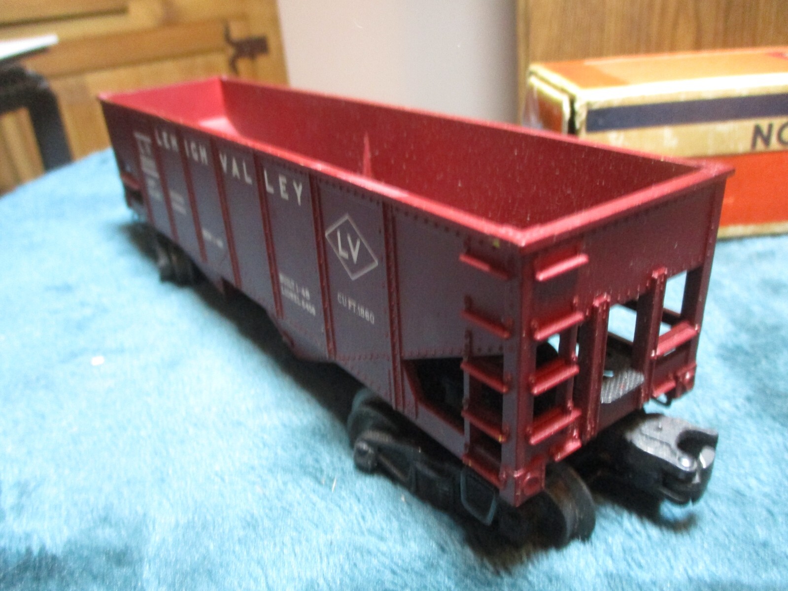 Lionel Post War O Gauge Lehigh Valley LV 25000 Tuscan 2-Bay Hopper Cars W/Box