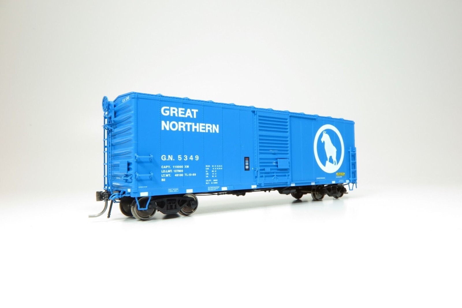 HO GN 40′ Boxcar w/ Late IDNE: Great Northern – Big Sky Blue: Single Car