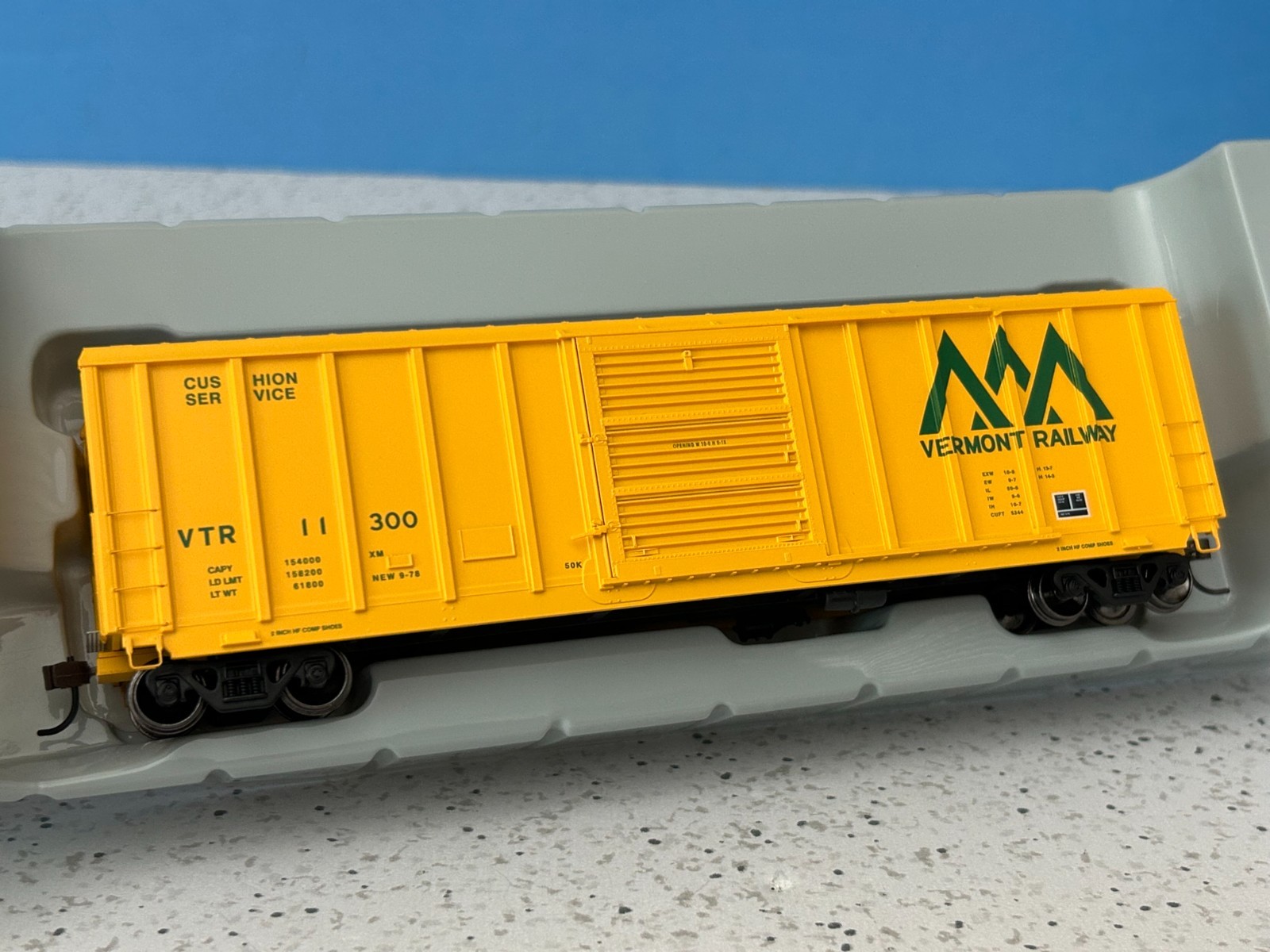 Vermont Railway P-S 5344 50′ Boxcar VTR-11300 Athearn HO EXC. condition. OBX