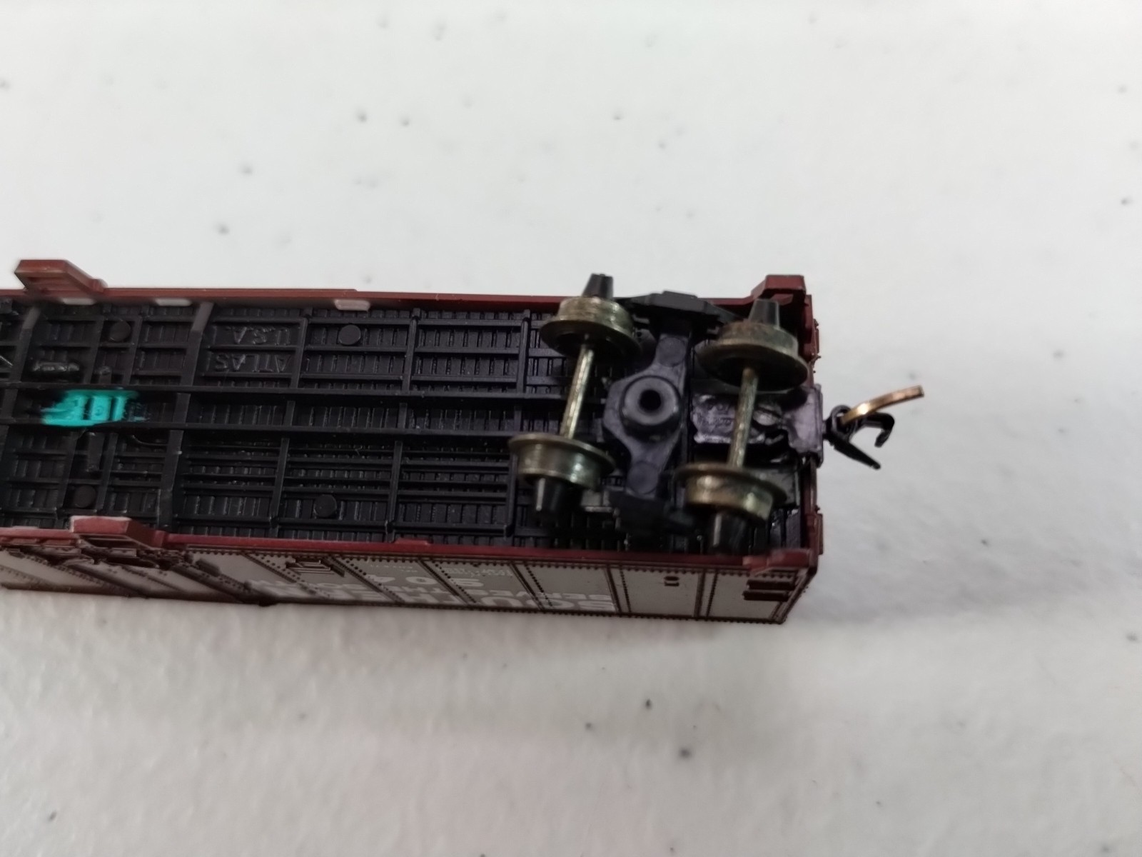 Atlas 3655 Southern Railway #904 50′ Reefer MTL Body Mount Couplers N Scale