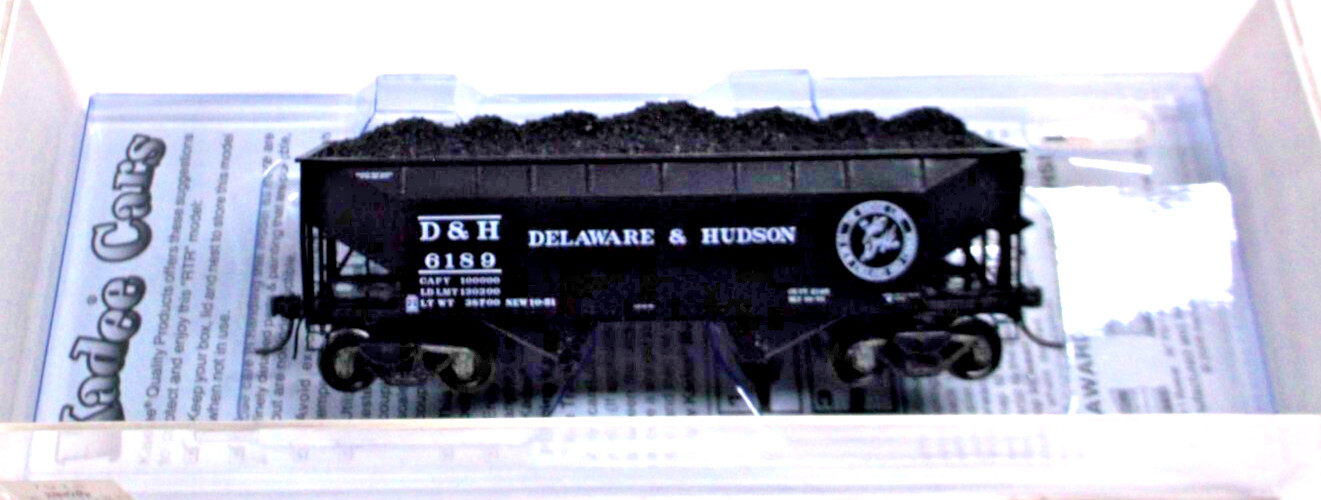 HO Kadee D&H coal hopper in original box (lot K-16)