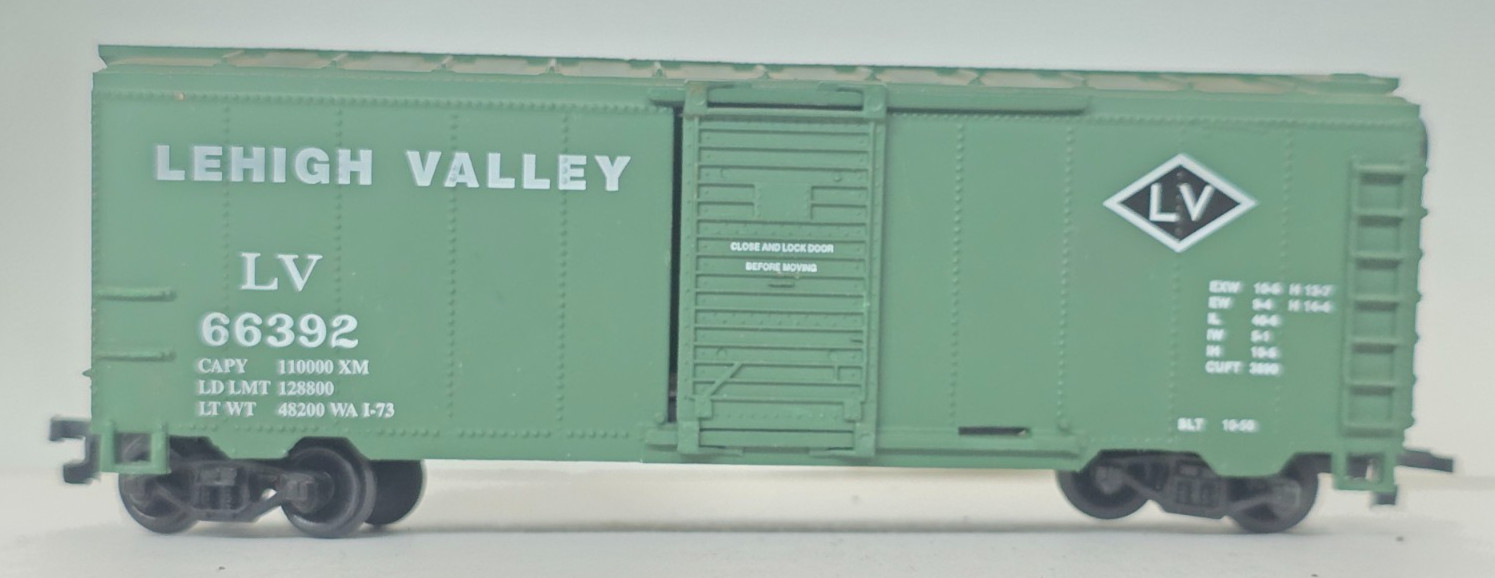 HO Scale Lehigh Valley LV 66392 Boxcar Unknown Maker Horn Hook Couplers