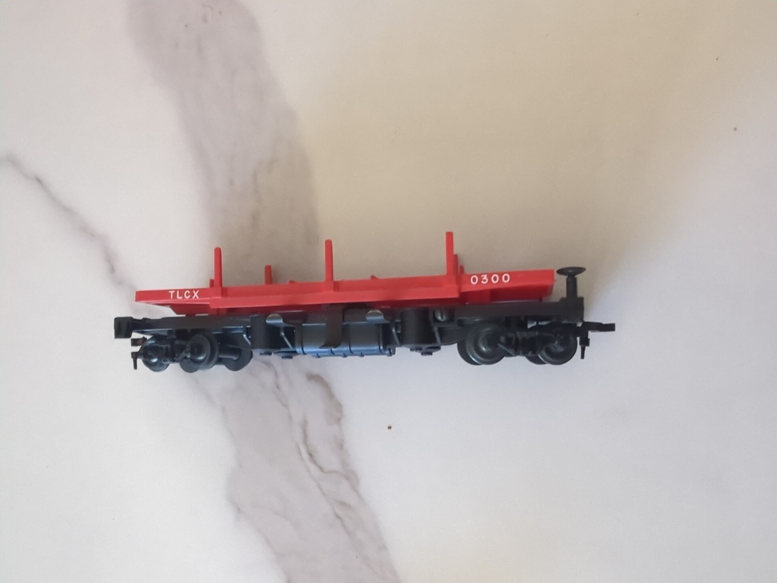 HO Scale by Lionel 0300 Log Flat Car w/ Log Tray & in Original Box