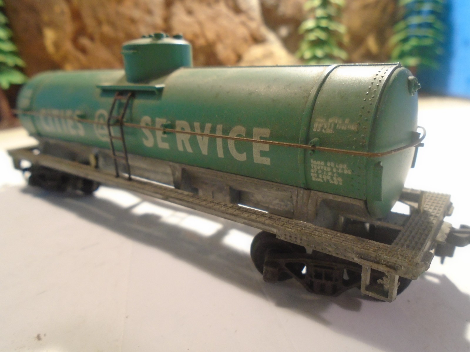 HO SCALE VINTAGE DIECAST VINTAGE CITIES SERVICE TANK CAR CSOX 2549, 5-107-4-5