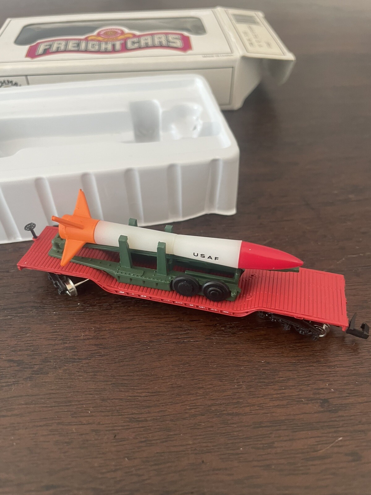 Bachmann N Scale 71391 “US Army Depressed 52′ Flat Car With Missile” – NIB NOS