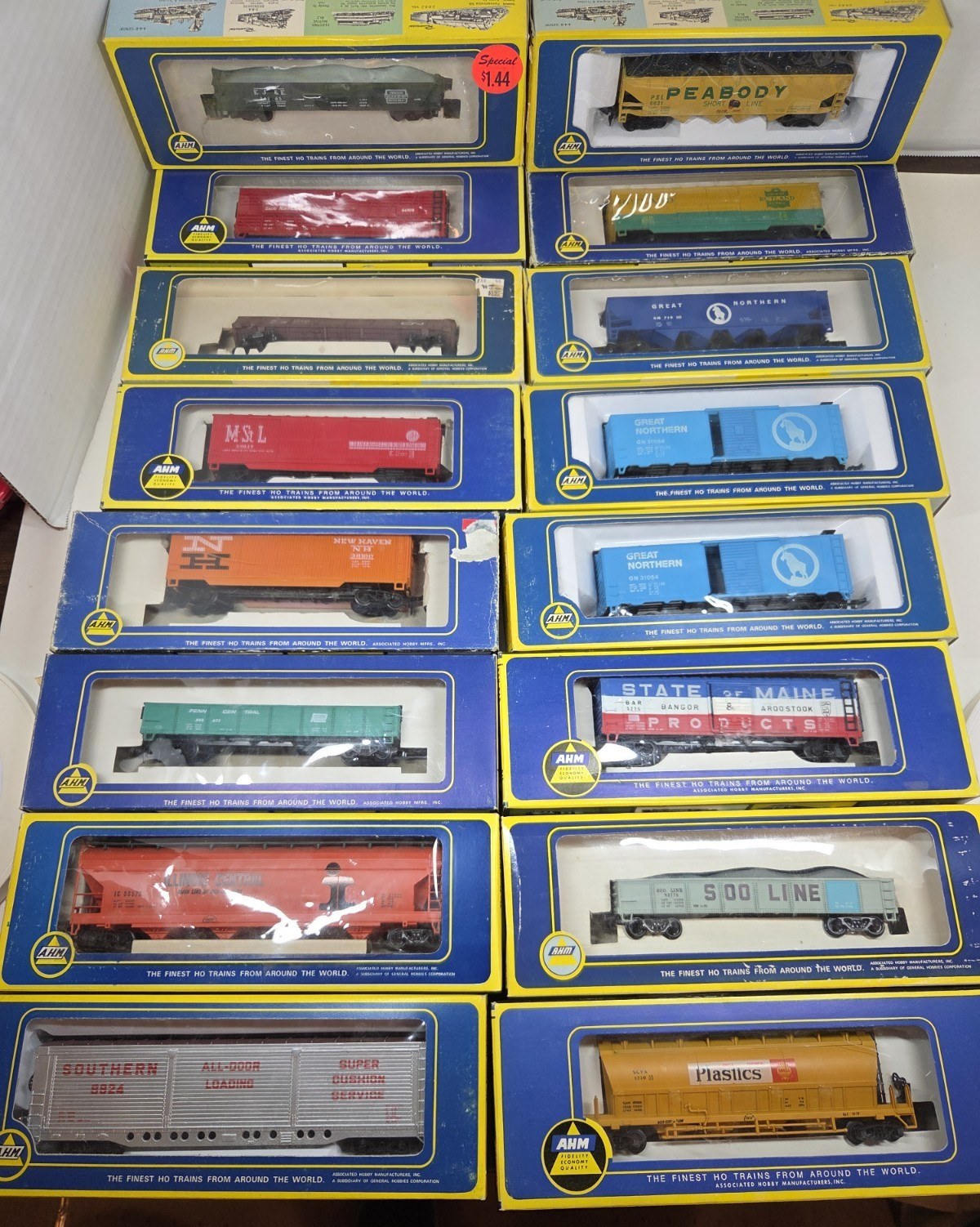 AHM HO SCALE TRAIN CAR BLIND MYSTERY BOX READ DESCRIPTION