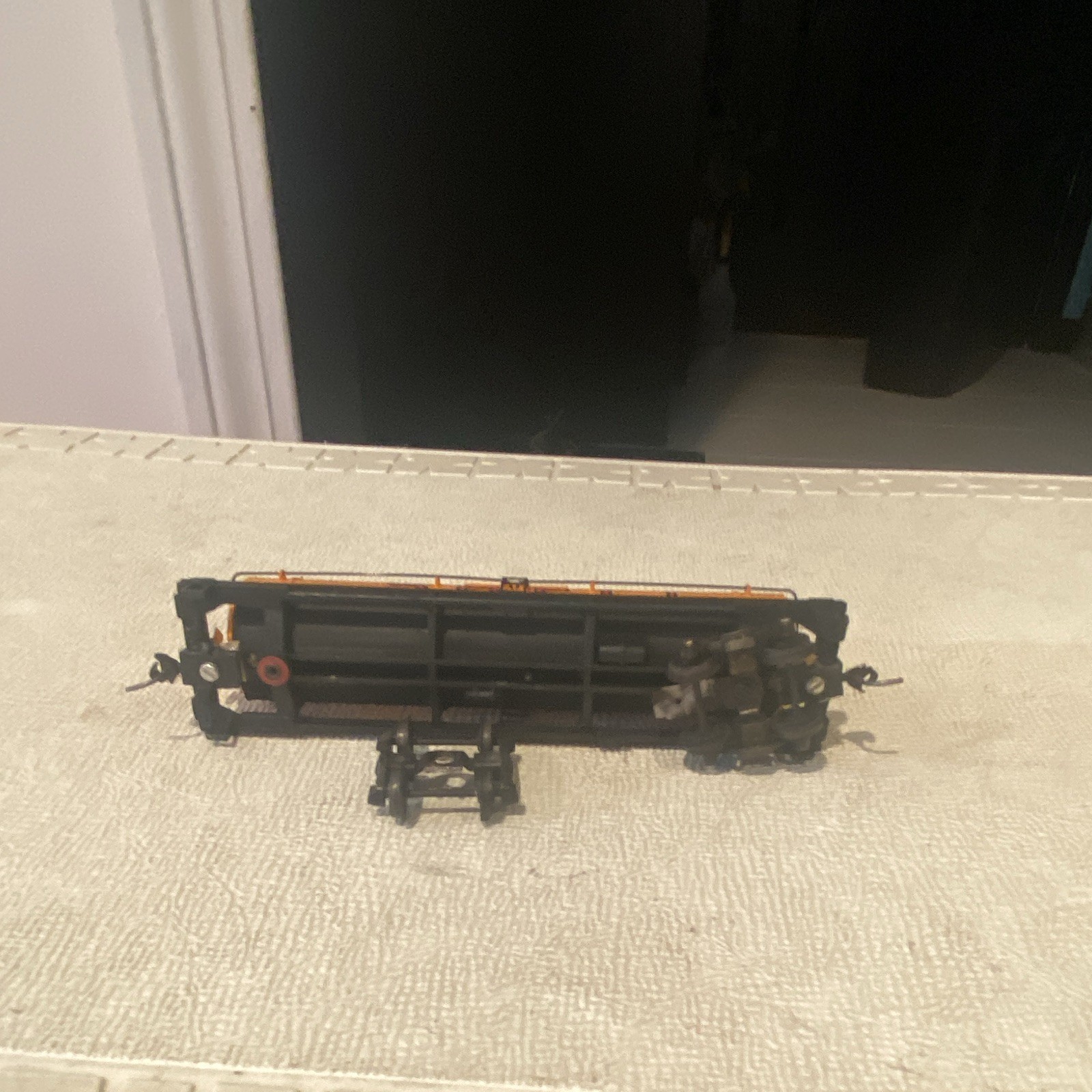 Shell HO Gauge Orange/Black Tank Car Freight Analog Transportation SCCX 1260