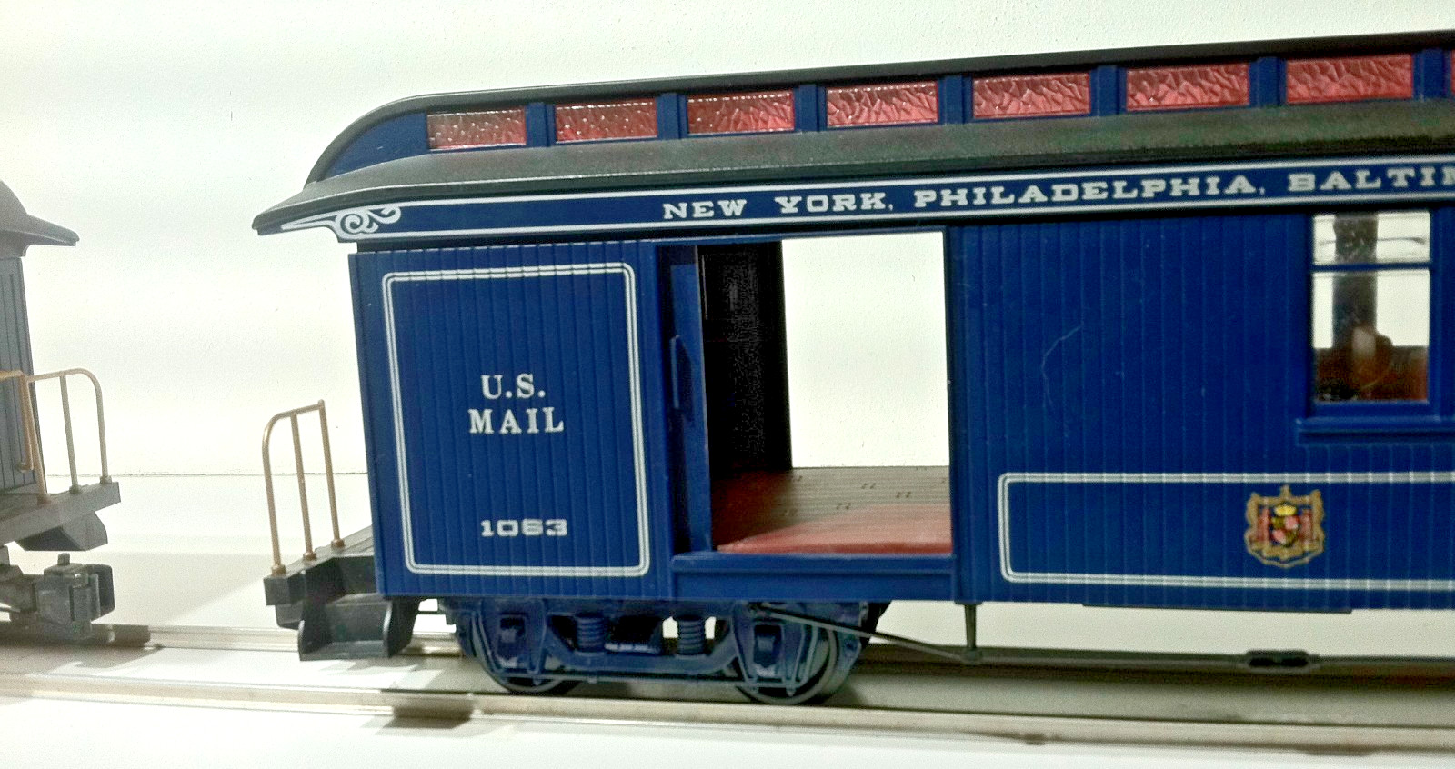 (2) Bachmann Big Haulers G Scale Passenger Cars 1988 Royal Blue Line