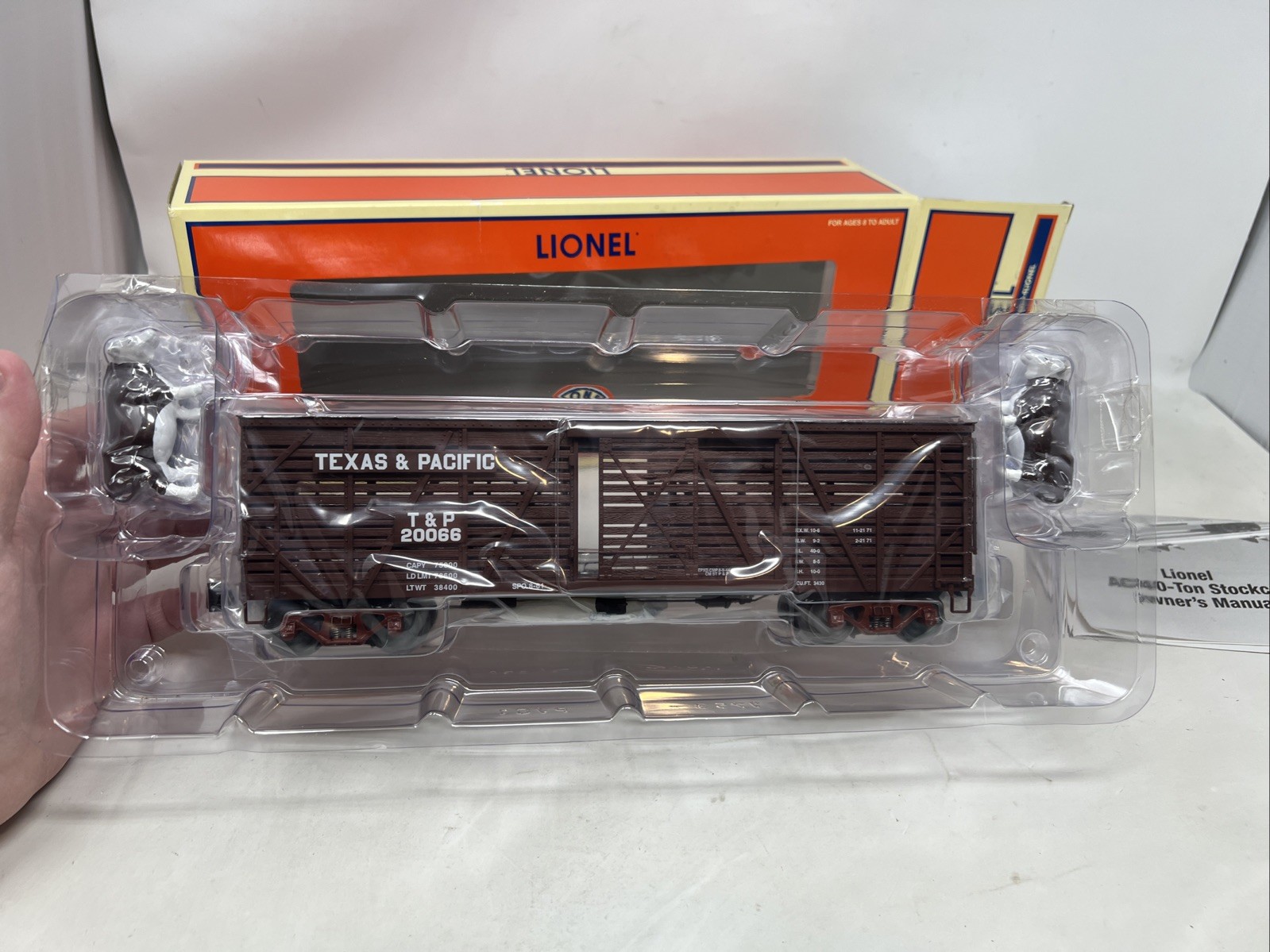 Lionel 6-52403 TCA 2006 Texas & Pacific Stock Car w Cattle O NEW Club #20066