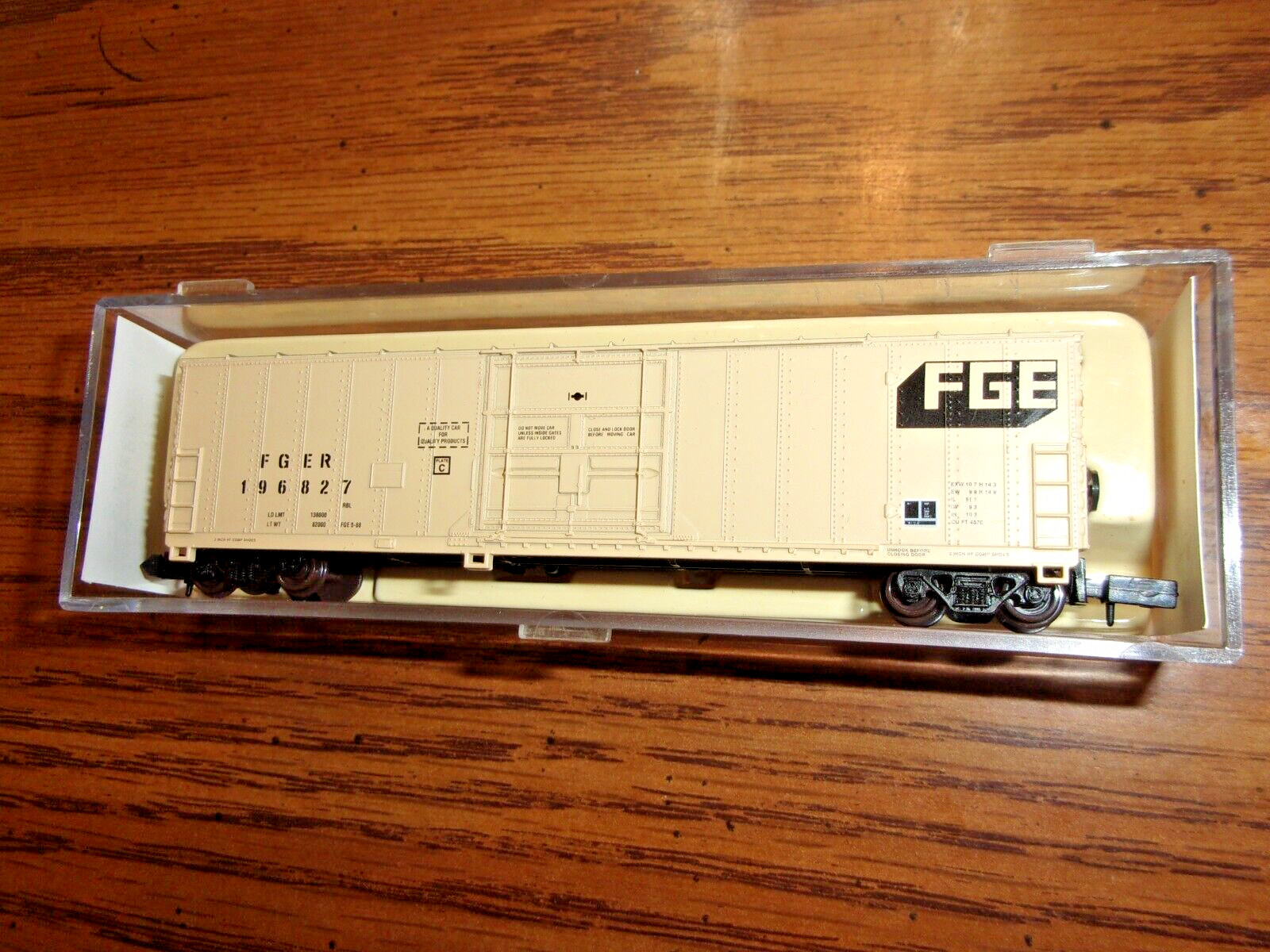 Atlas b 33651 N-scale Fruit Growers Express Boxcar #196827
