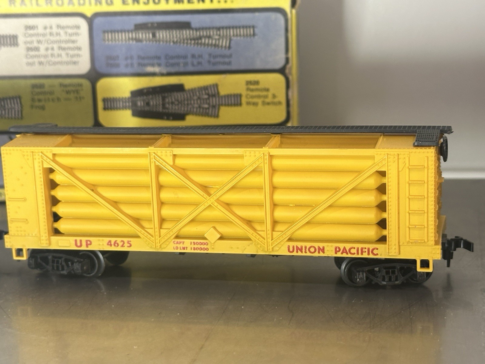 4 LOT AHM HO Helium Carrier Freight Cars w/Orig Boxes-3 Dept.of Mines & 1 UP NEW
