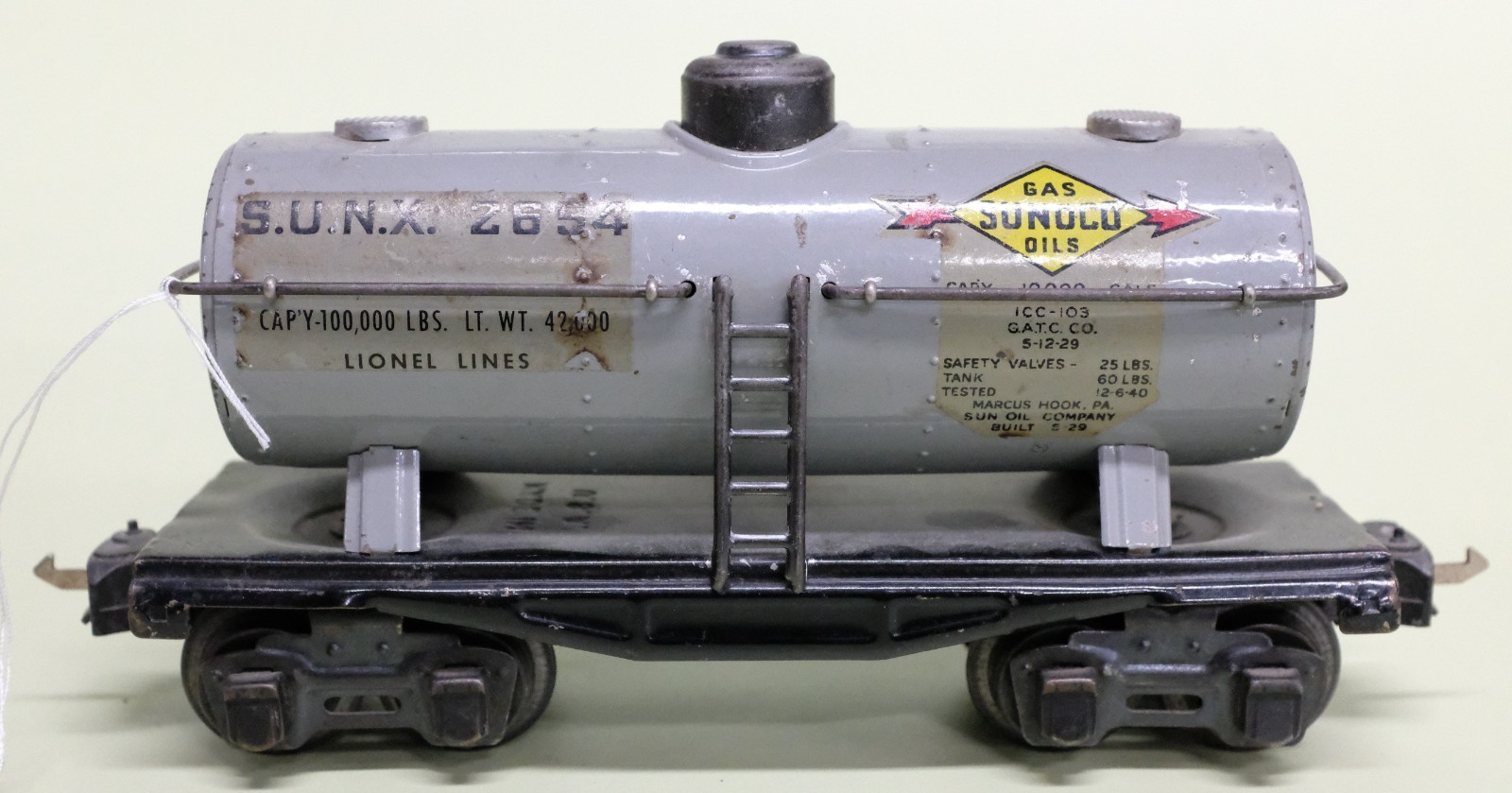 Lionel O Gauge Sunoco Tank Car 2654 (T95)