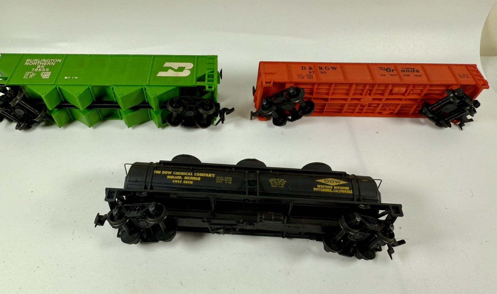 Vintage Lot Of 3 LIONEL HO SCALE Trains