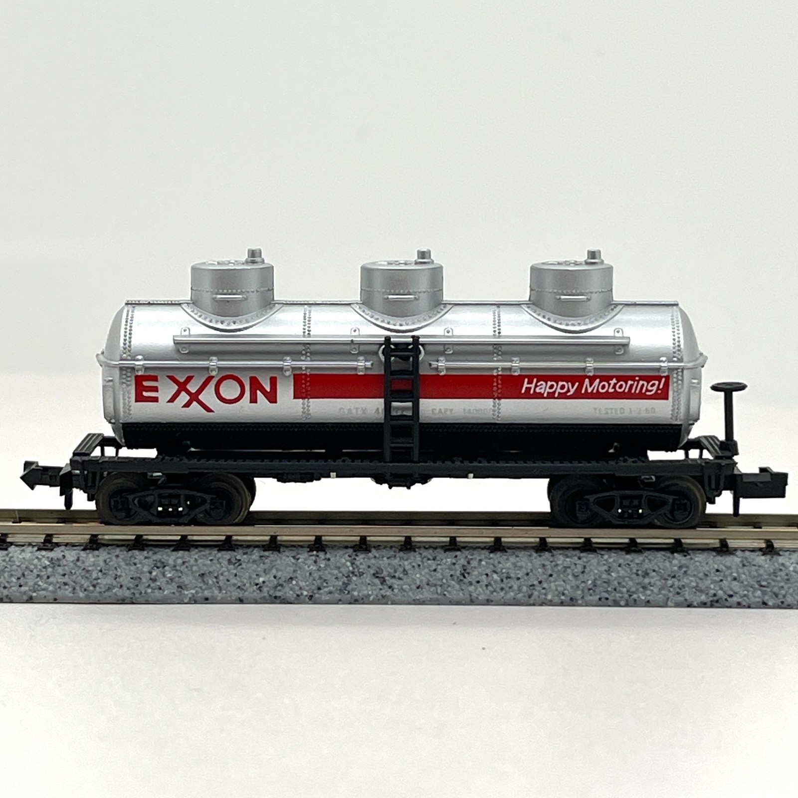 Model Power N Scale 3411 Exxon 3 Dome Chemical Tank Car GATX 46312
