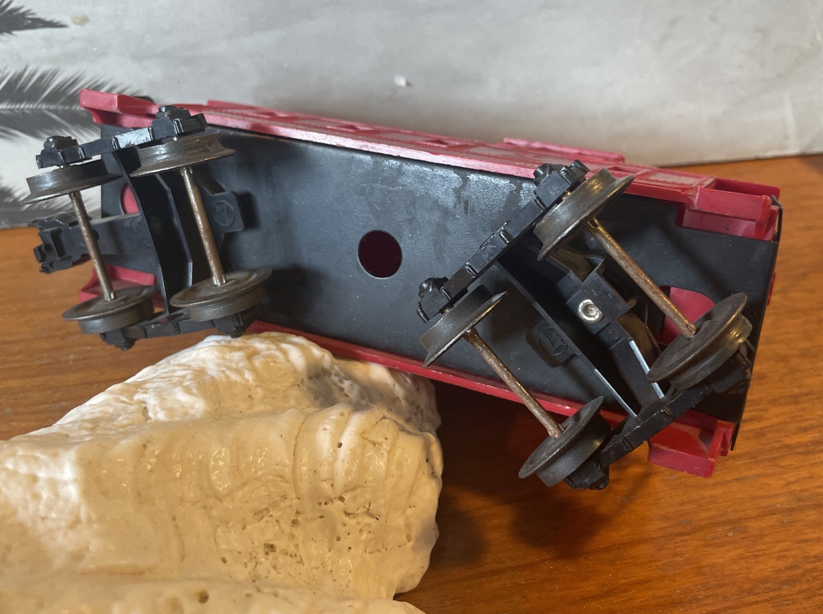 LIONEL LINES Plastic Diecast Rails & Wheels O Gauge 6047 RED CABOOSE Postwar Era