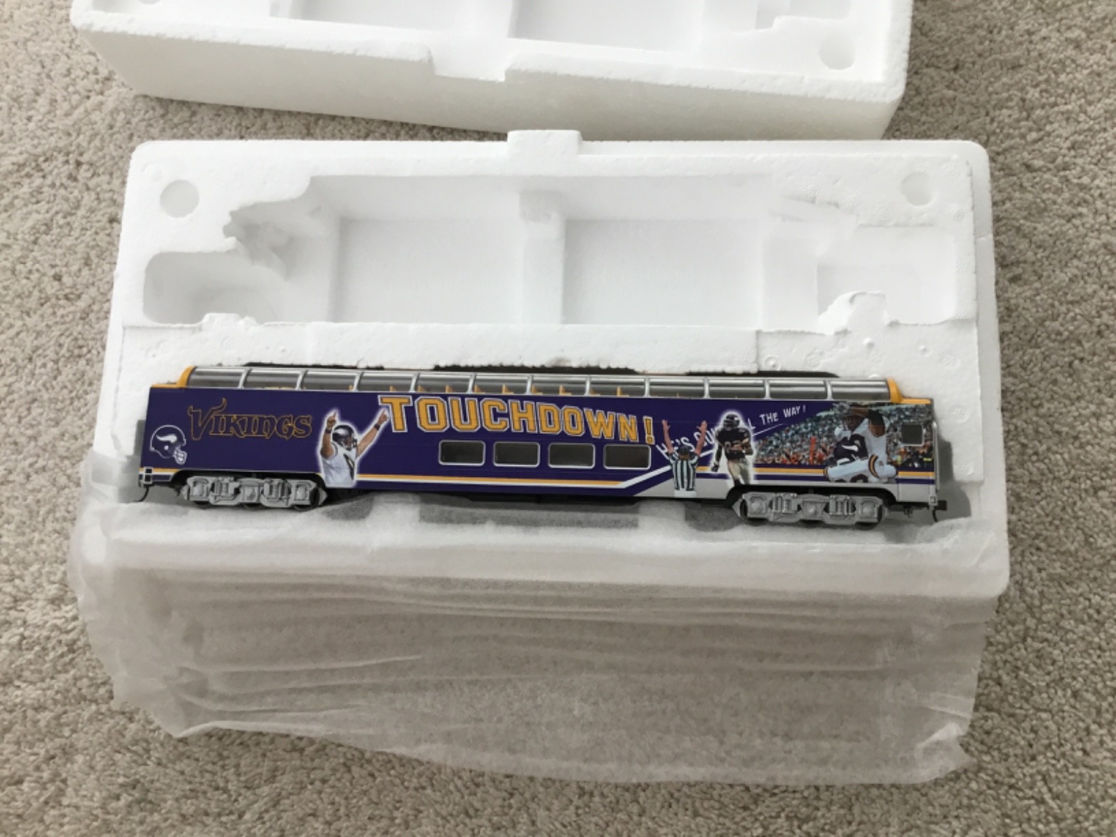 Hawthorne Village NFL Minnesota Vikings ” Touchdown ” Car