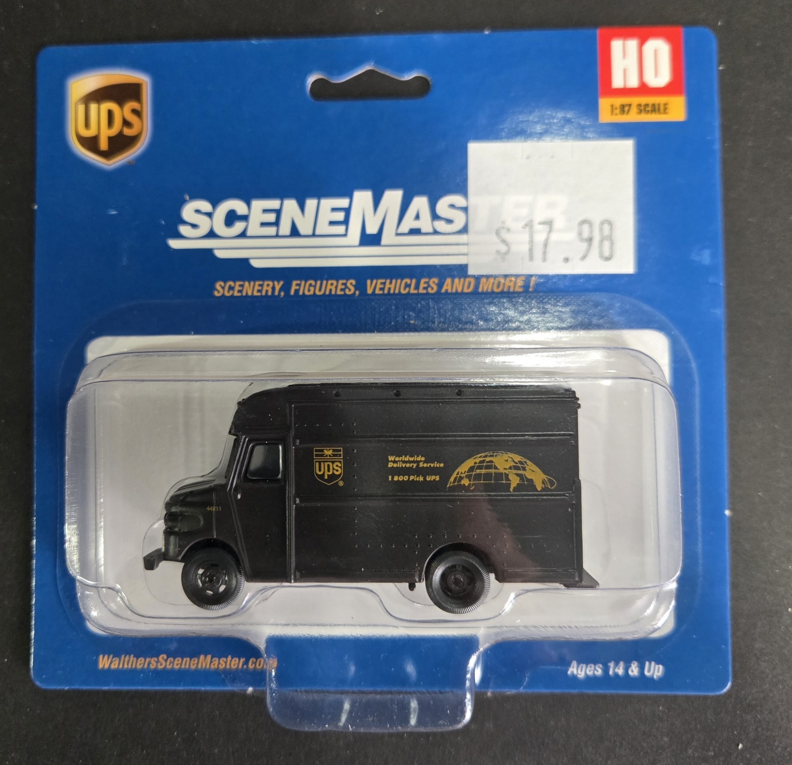Ho Scale Walthers 949-14000 UPS Van