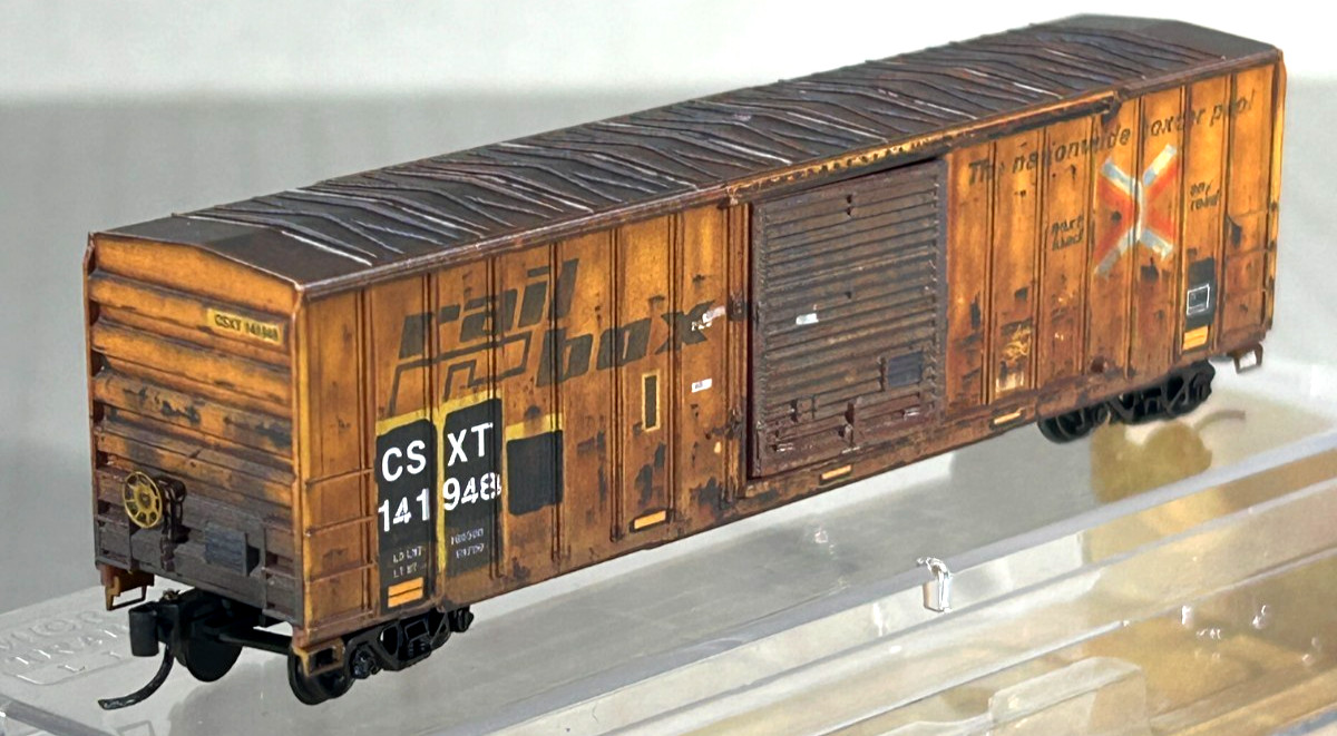 MICRO-TRAINS 50′ RIB SIDE BOX CAR WEATHERED/GRAFFITI CSX/ex-RAILBOX 02544439