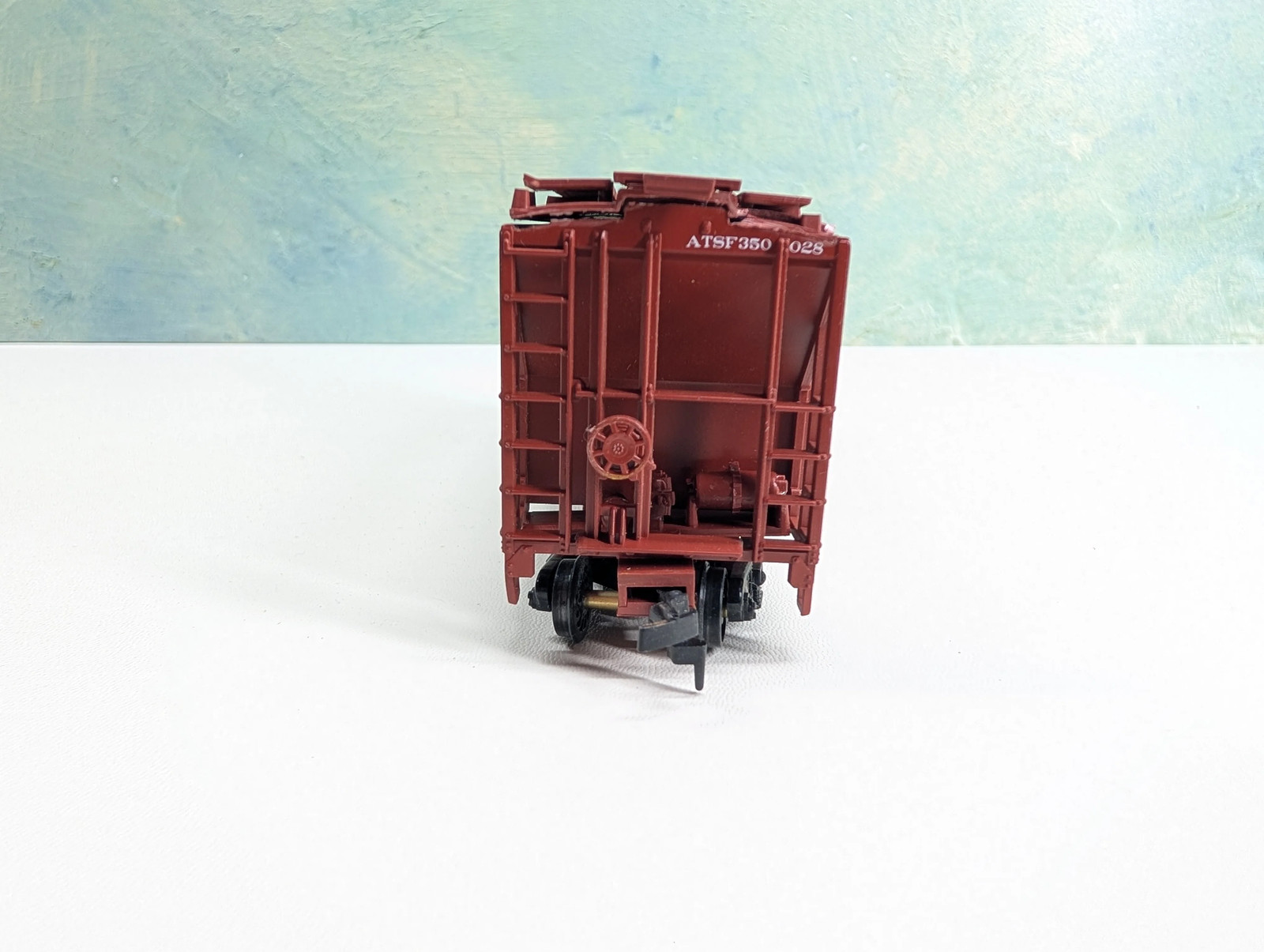 HO Scale Covered Hopper Santa Fe ATSF #350028 READ