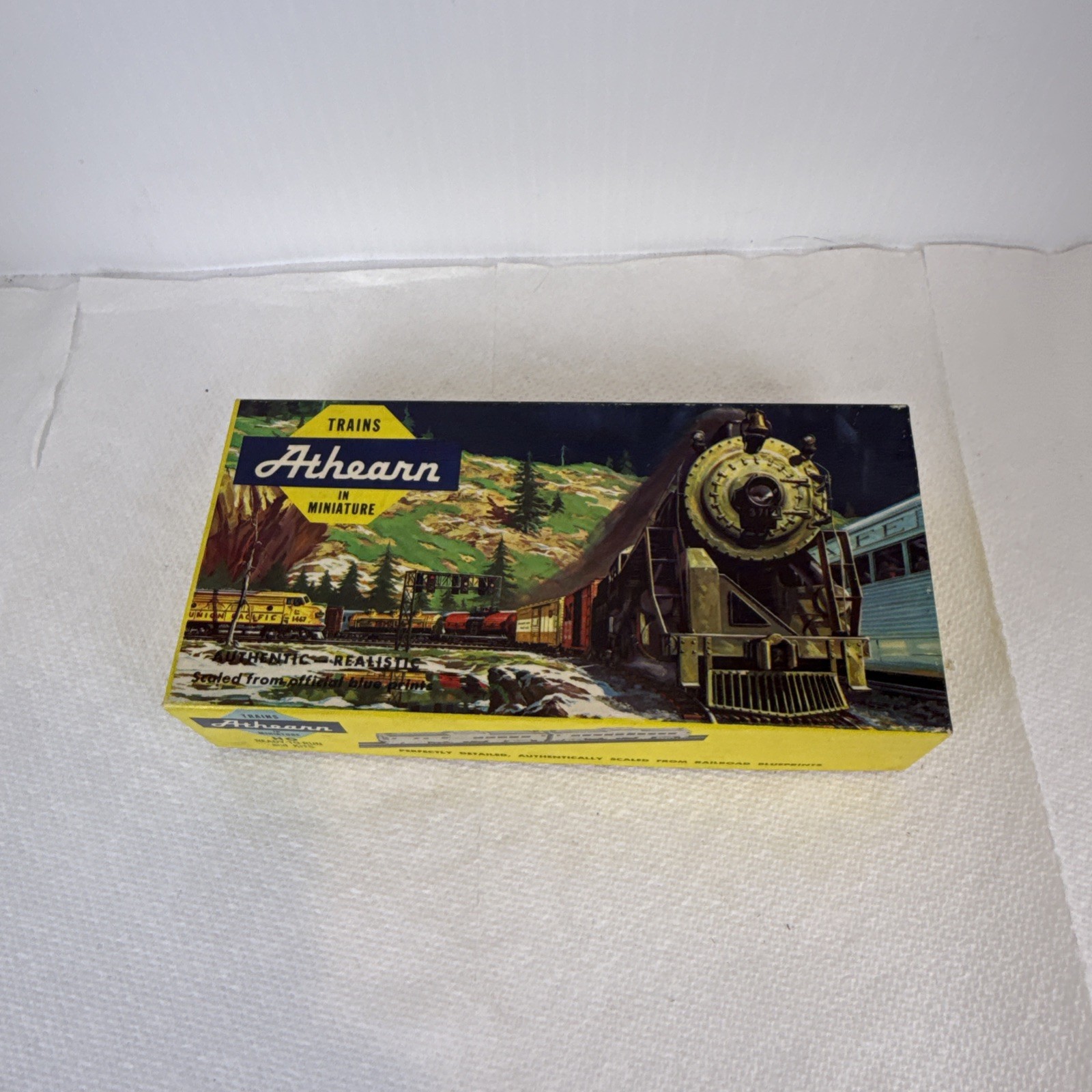 Athearn Ho, Yellow Box , A-603 2:10 ,Grand Trunk, Metal 40’ Flat Car Kit