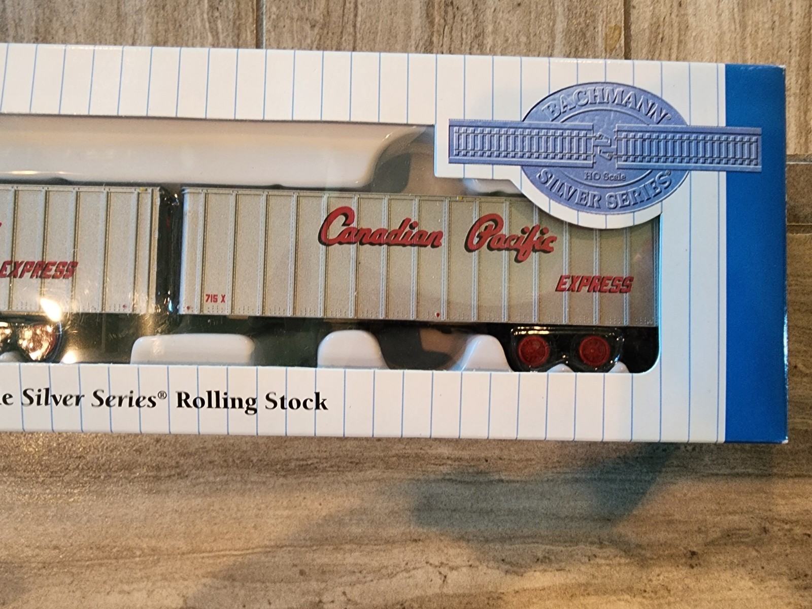 Bachmann HO Canadian Pacific 1950s/60s Tractor W/ 2 Piggyback Trailers 42233 NIB