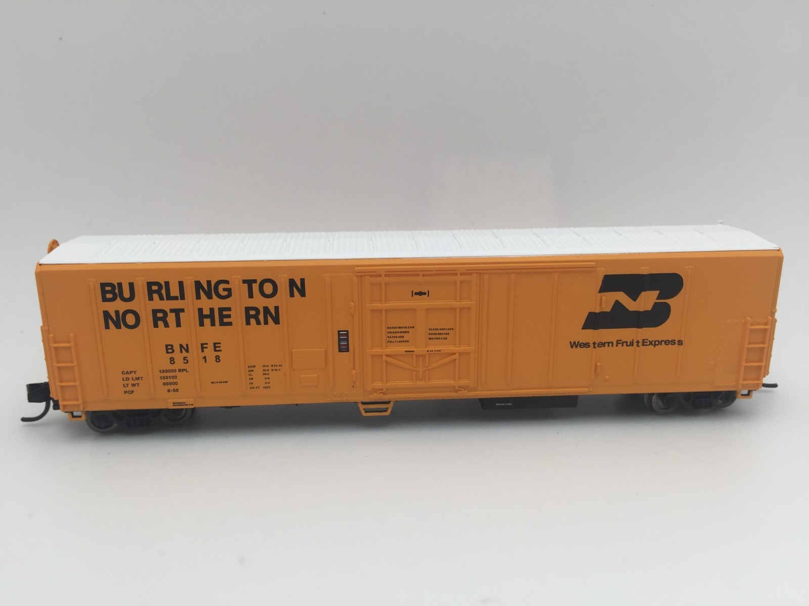 Red Caboose N Scale RN-18608-02 BNFE N R-70-15 Mechanical Reefer Rd #8518