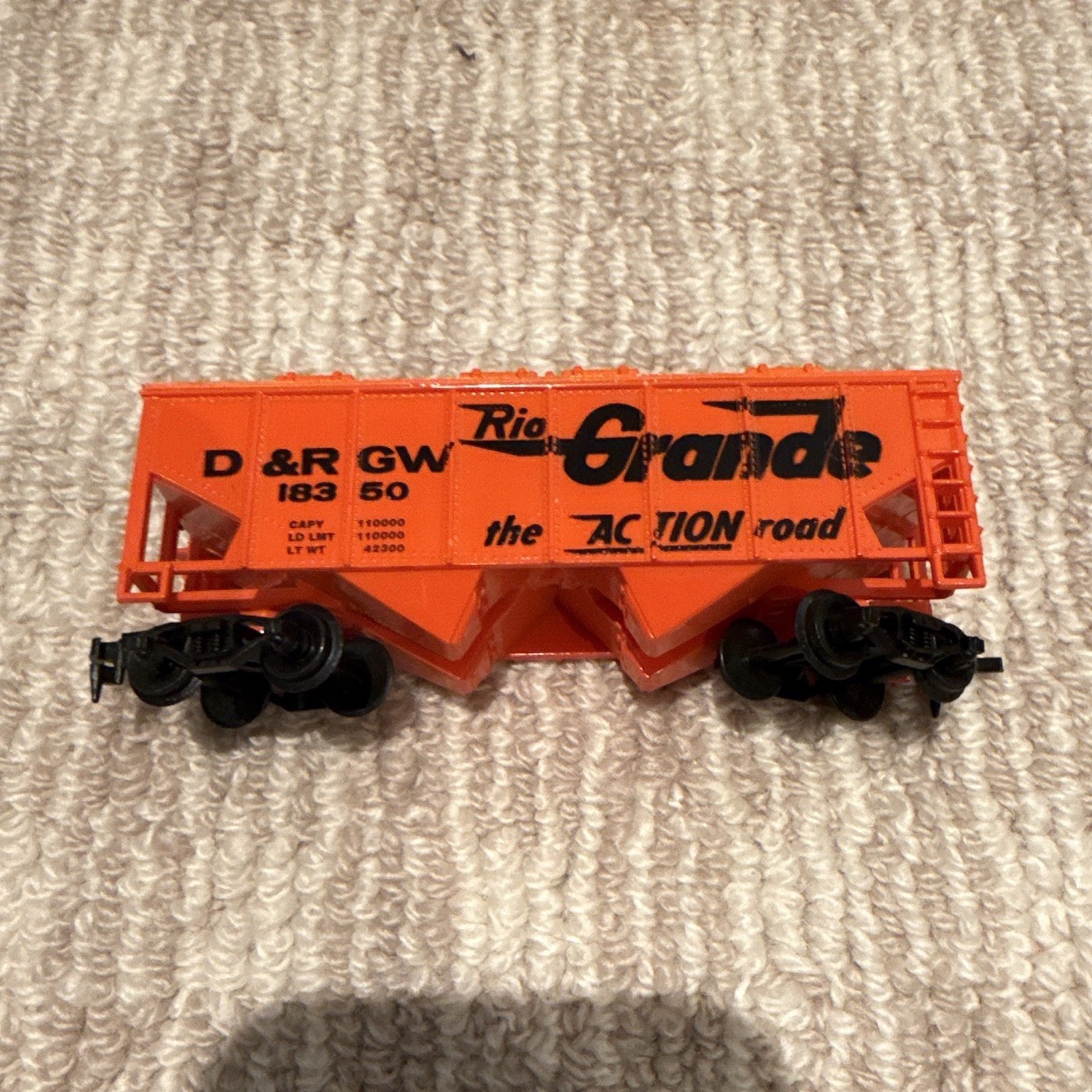 HO Scale Rio Grande D&RGW Orange/Black Freight Car Hopper Plastic Analog