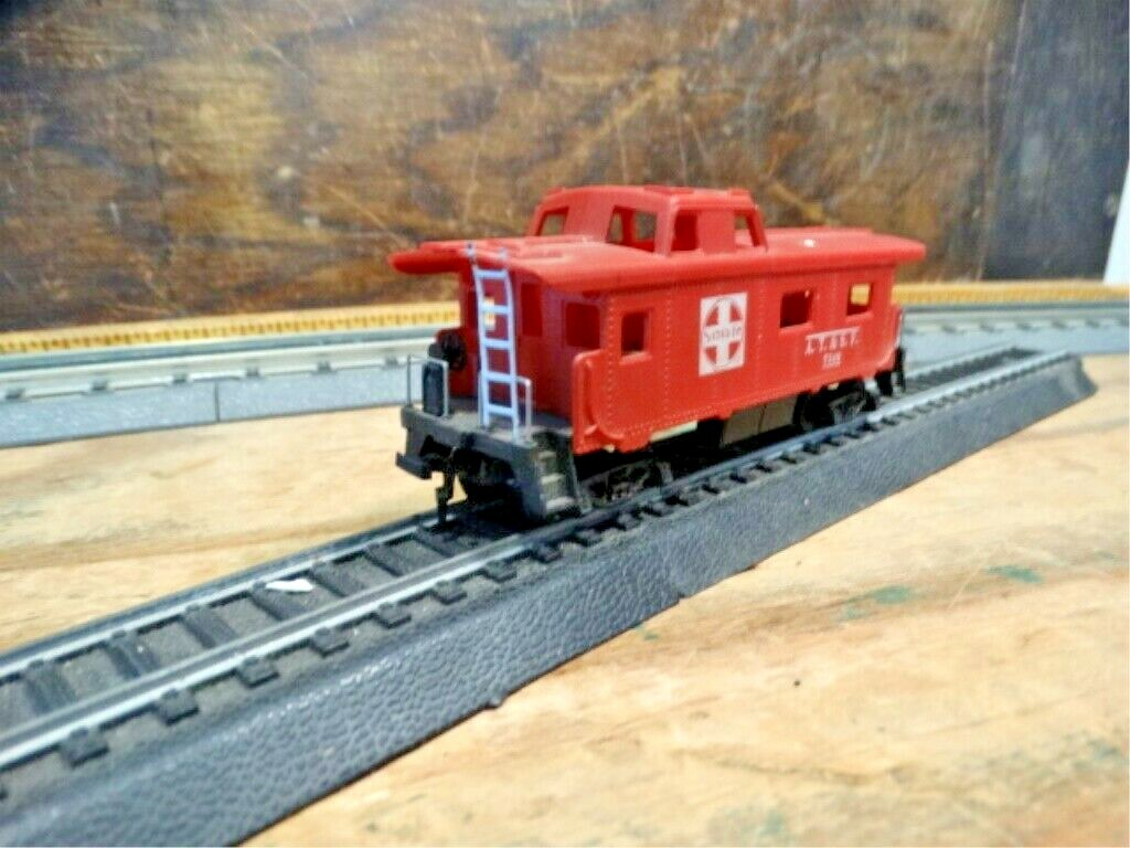 Tyco HO Scale 40′ AT&SF 7240 Red Hobby Model Railroad Cupula Caboose