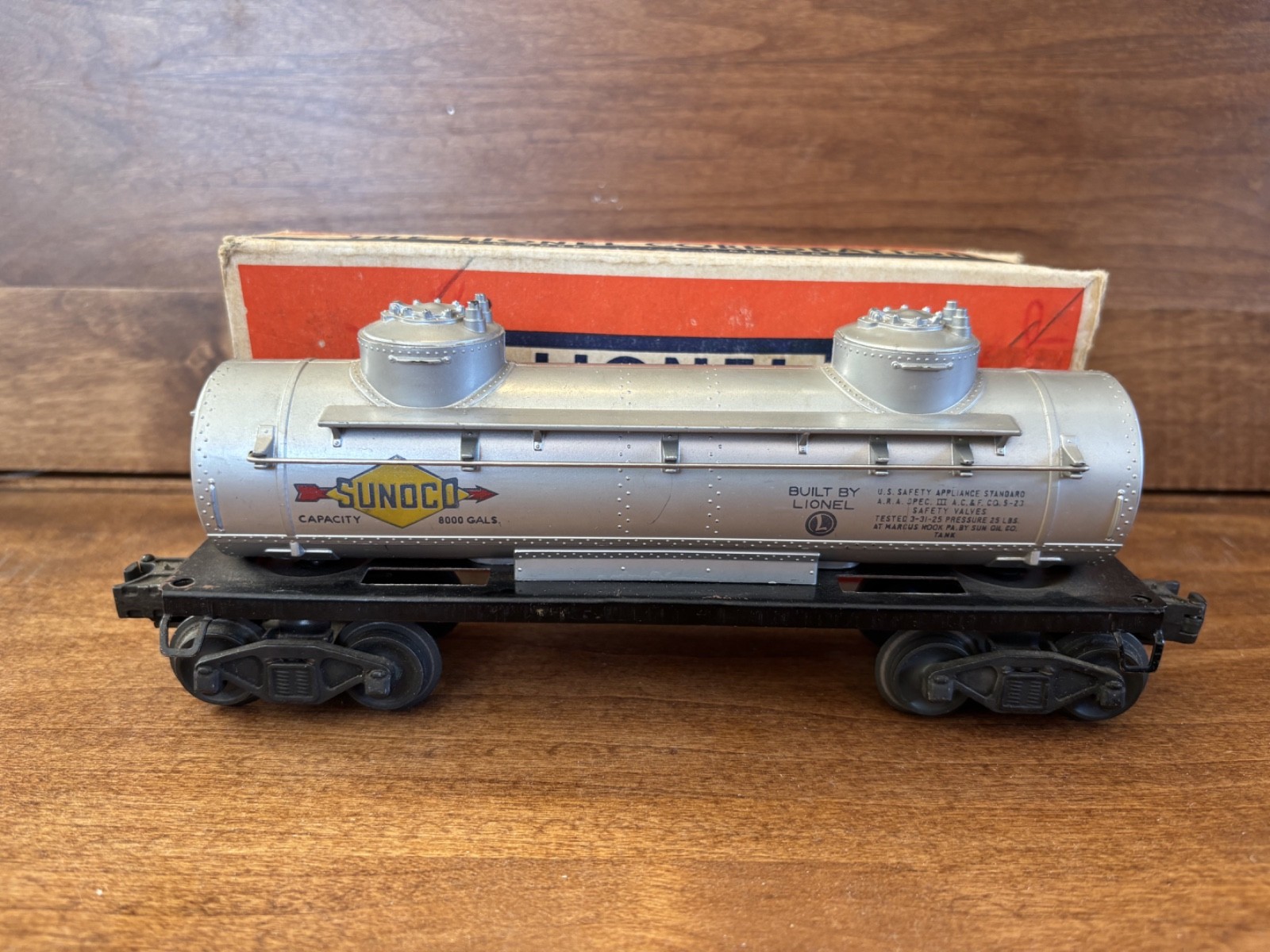 Lionel Post-War 6465 Sunoco Tank Car C6 Very Good Shiny Clean Paint Original Box
