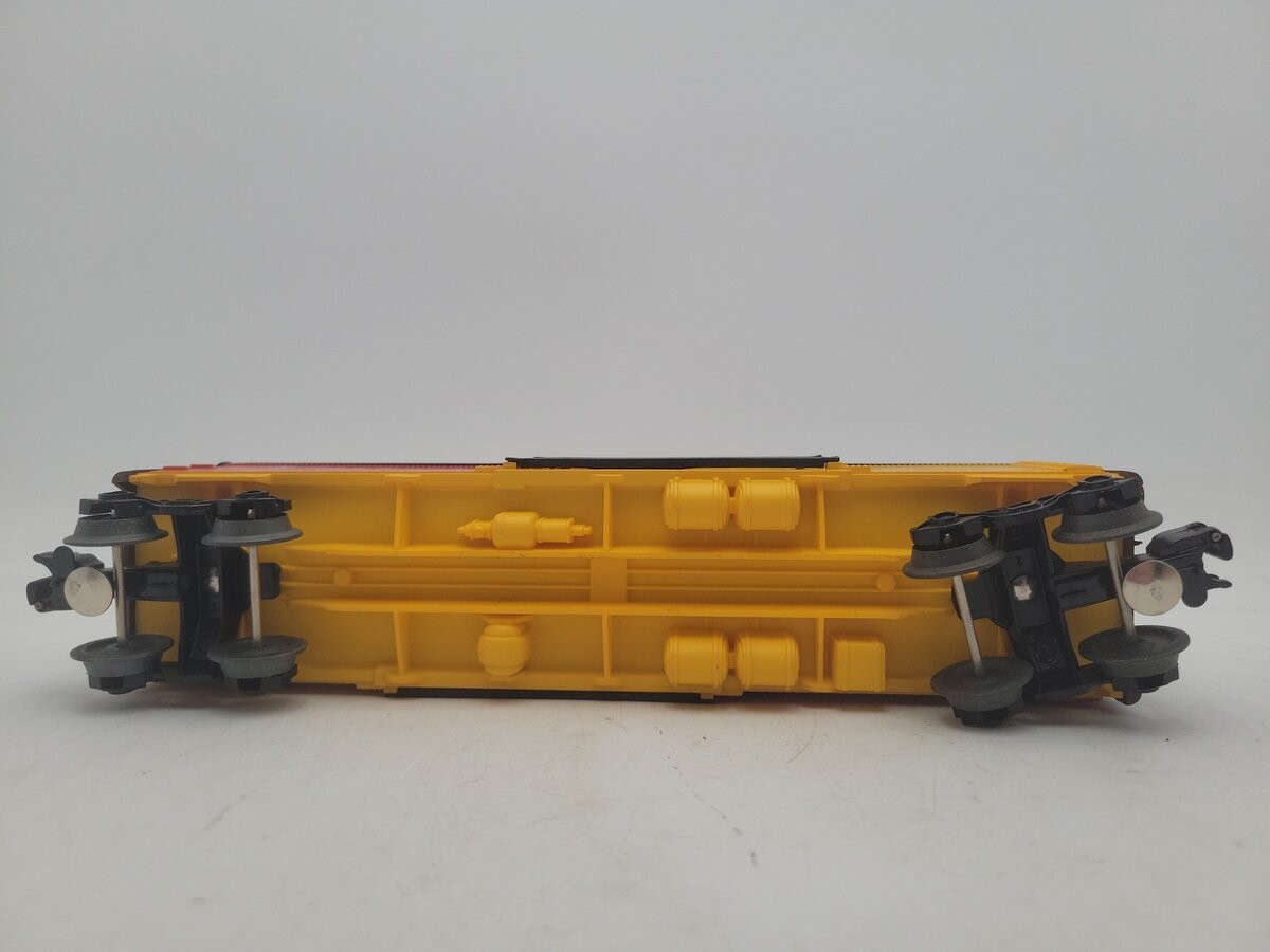 Lionel 6-9885 O Gauge Lipton Tea Billboard Reefer Car/Box