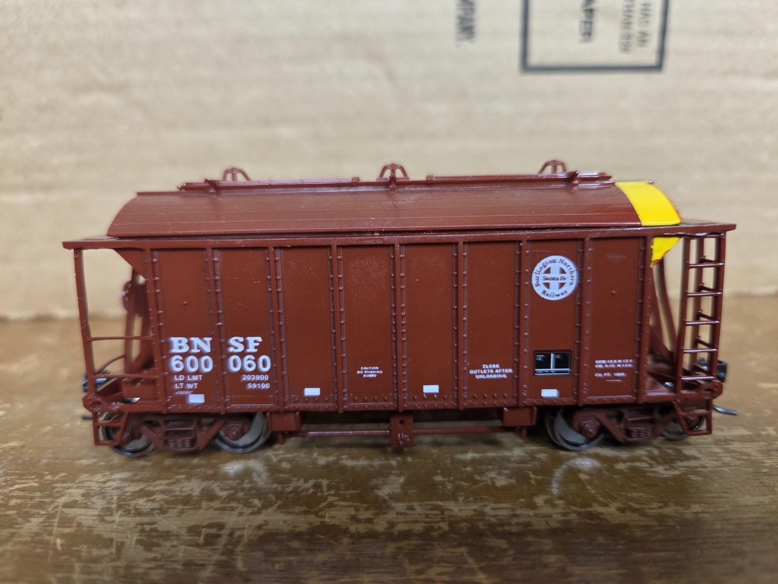 BNSF HOODED ORE CAR # 600060