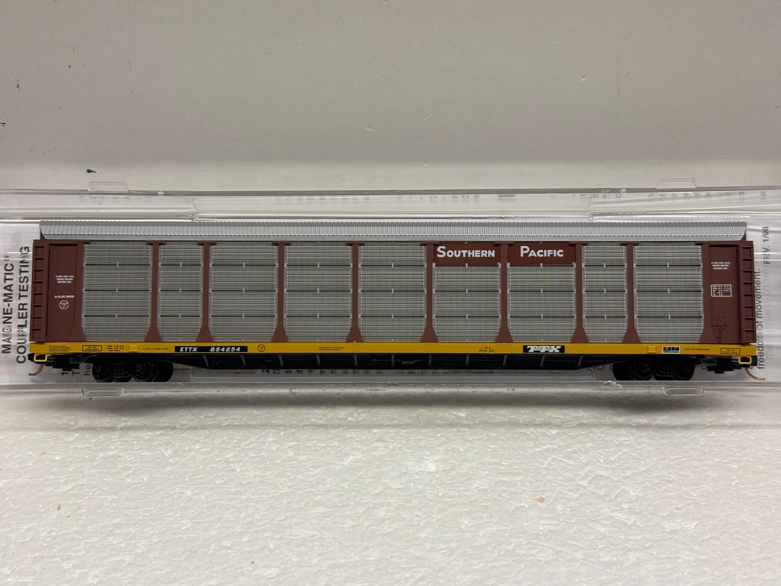 N Scale Micro Trains MTL 111 00 082 Southern Pacific ETTX 854254 Autorack