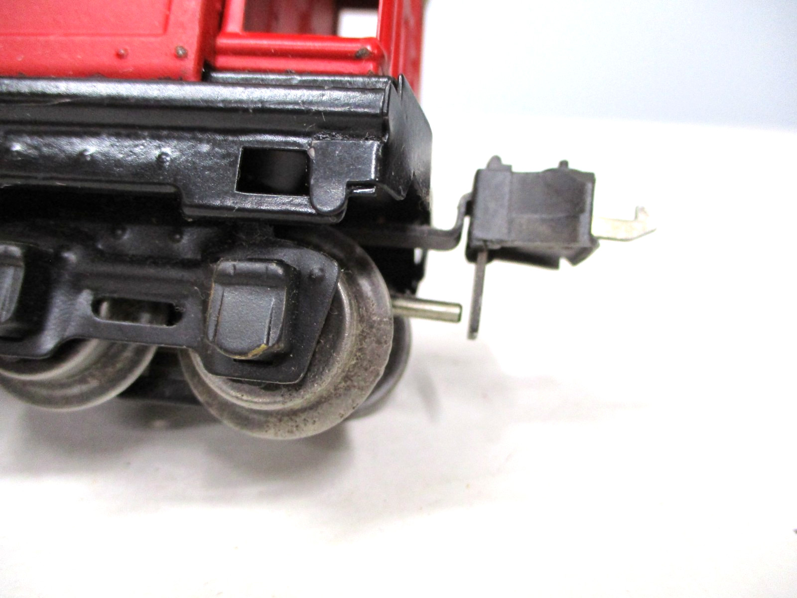 Lionel 2817 Caboose Red, Tuscan Roof 1940 Prewar O gauge X8346