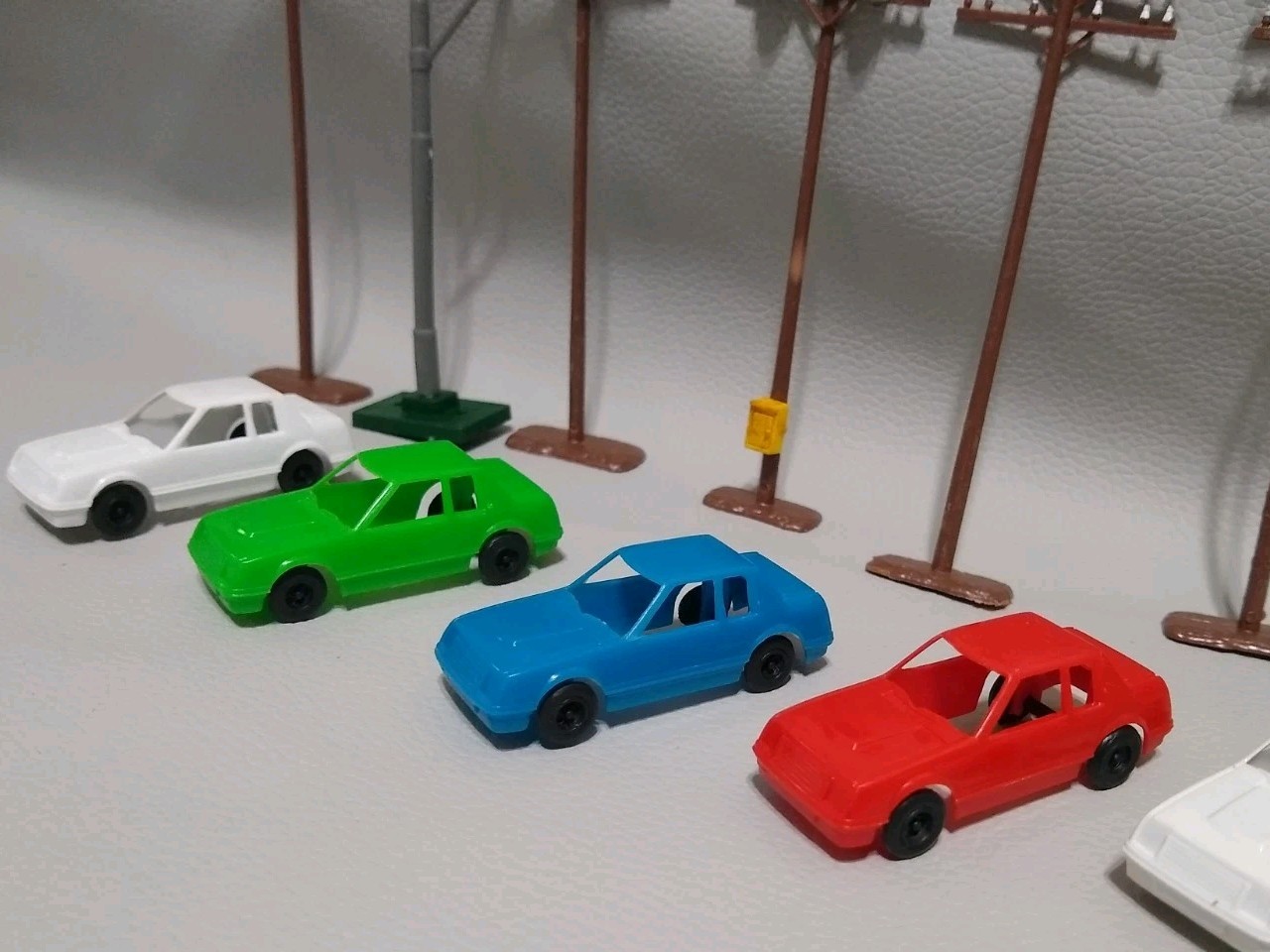 Vintage TYCO Railroad Accessories + Cars Lot of 40 Pieces Hong Kong