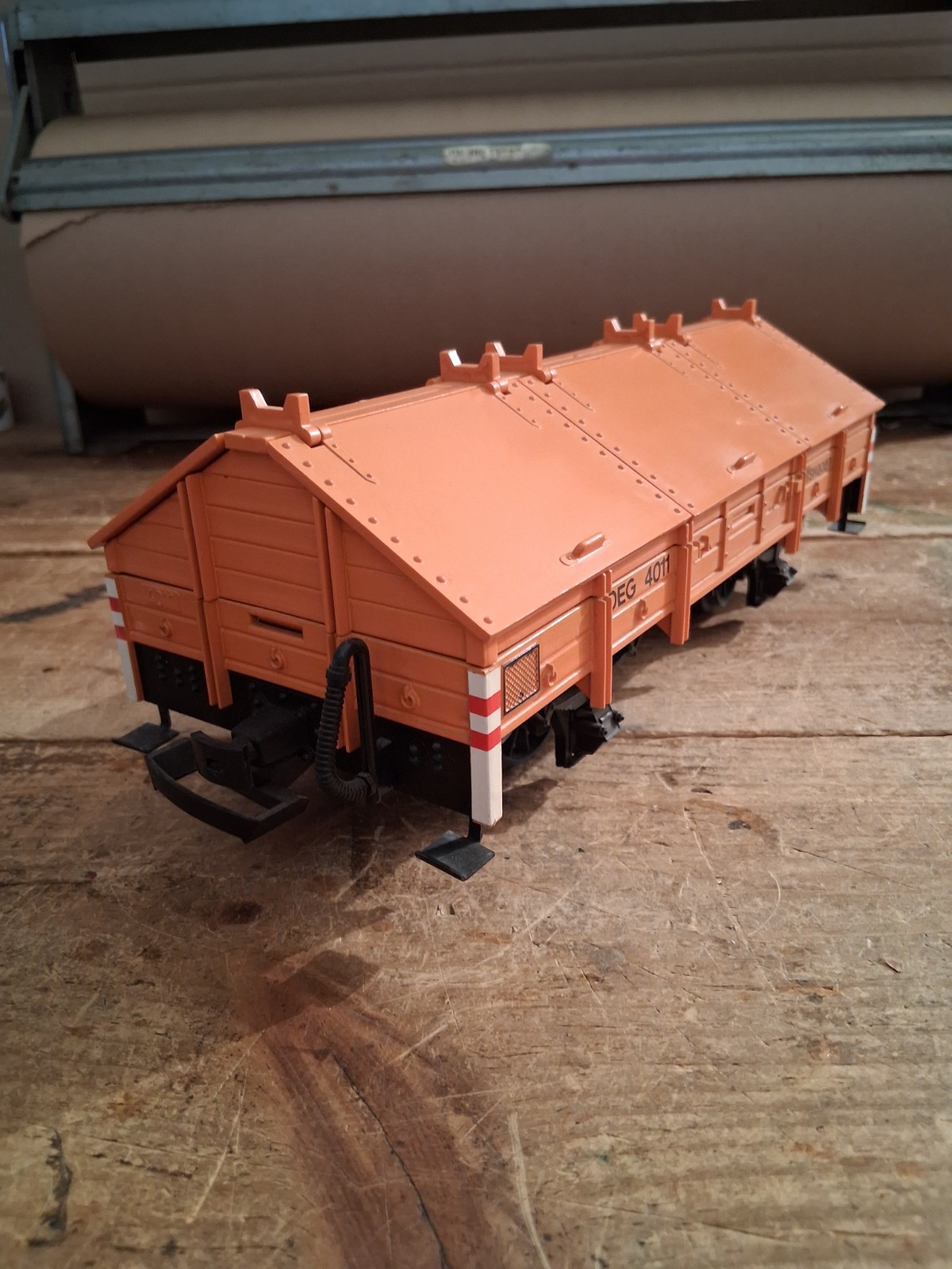 LGB Hilfswagen Covered Gondola Orange 4011 G-Scale