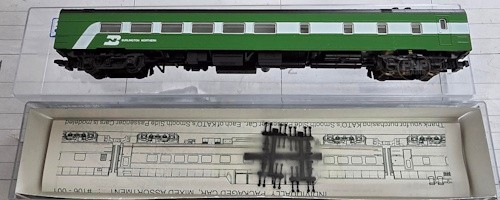 N Scale Kato 106-017 Burlington Northern Smooth Side Diner Passenger Car in Box