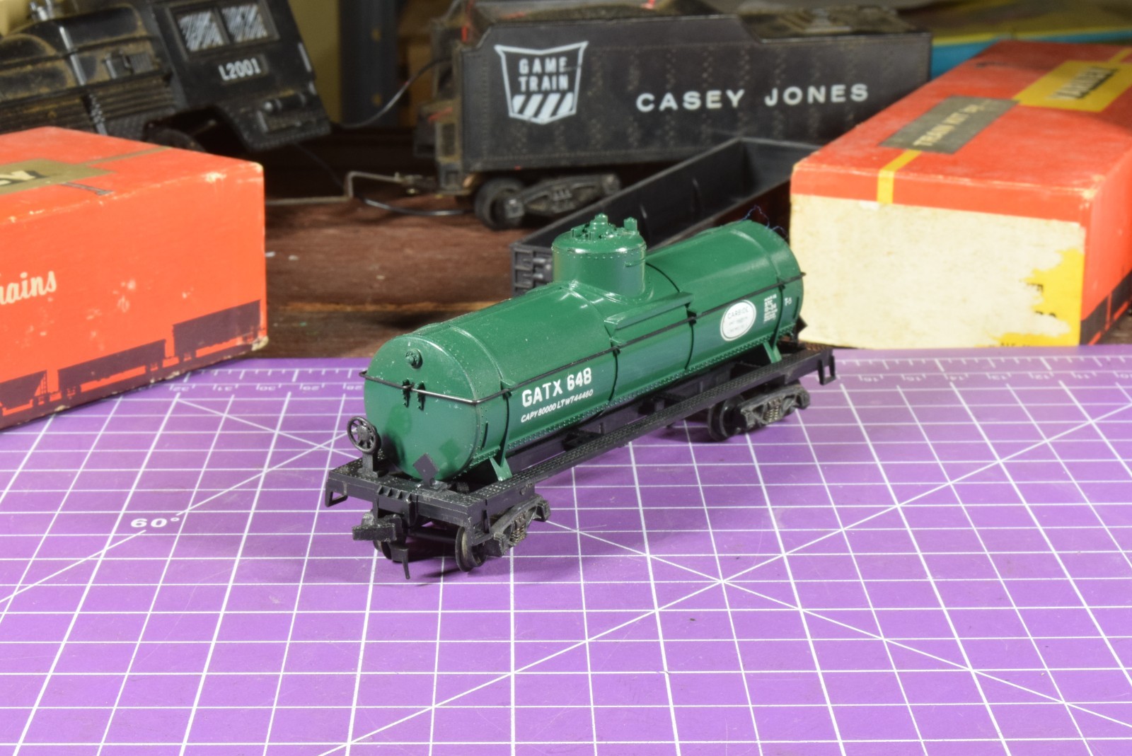 orig box Varney Tank Car 2466 GATX 648, active spring die cast trucks