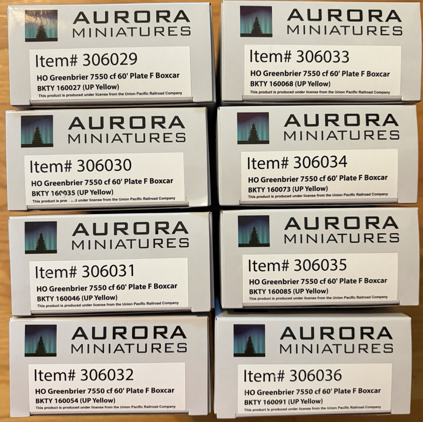HO Scale Aurora Miniatures Greenbrier 7550 cf 60′ Plate F Boxcar BKTY 8 Car Set