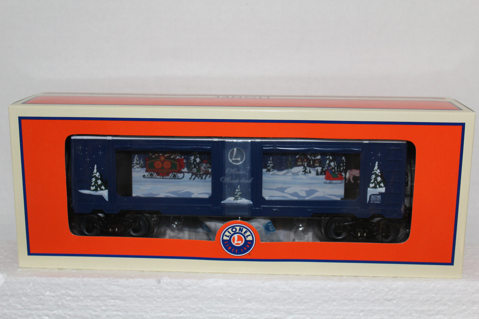 LIONEL #82740 WINTER WONDERLAND OPERATING CHRISTMAS AQUARIUM CAR